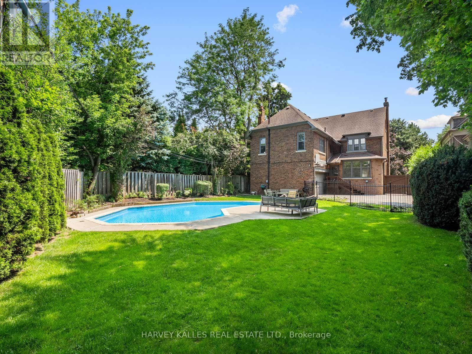 14 DEWBOURNE AVENUE