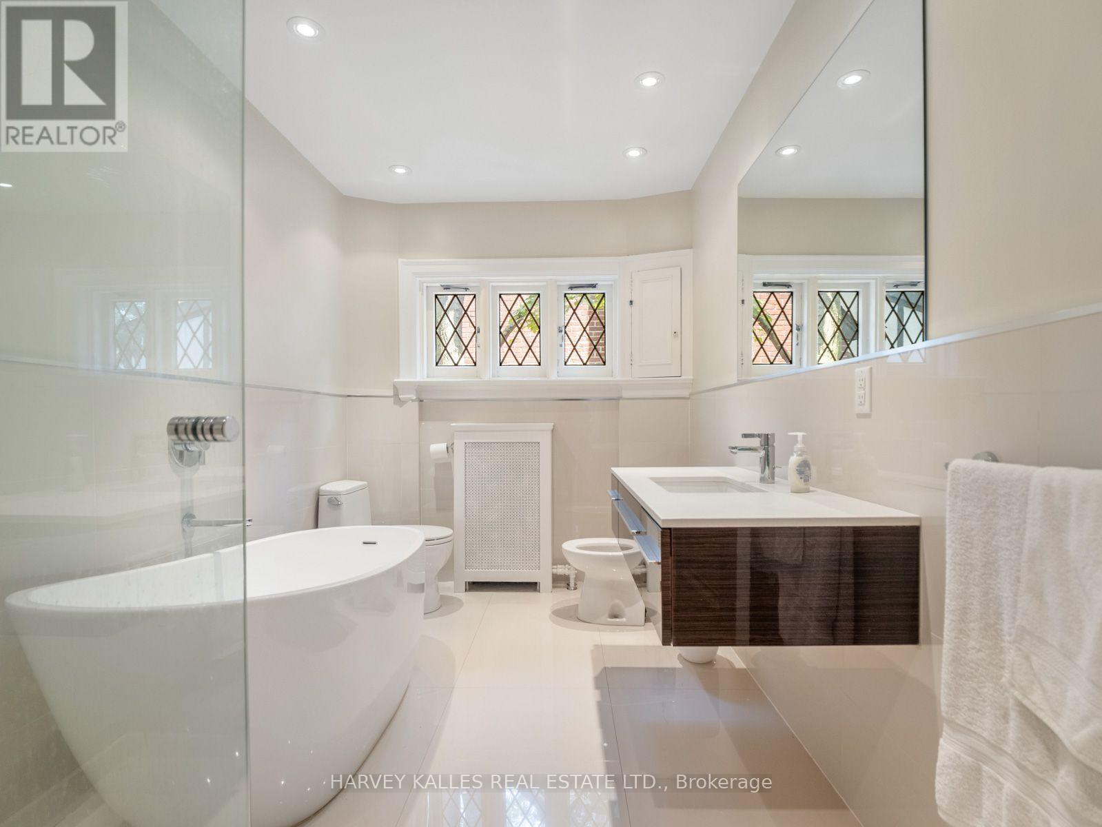 14 DEWBOURNE AVENUE
