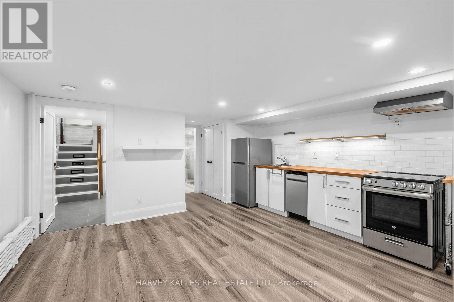 61 APPLETON AVENUE