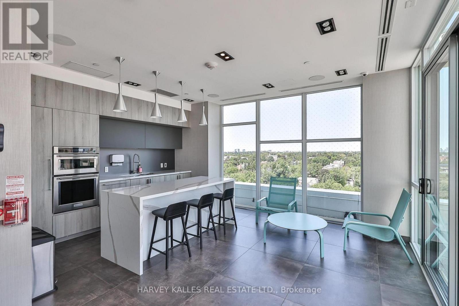 410 - 223 ST CLAIR AVENUE W