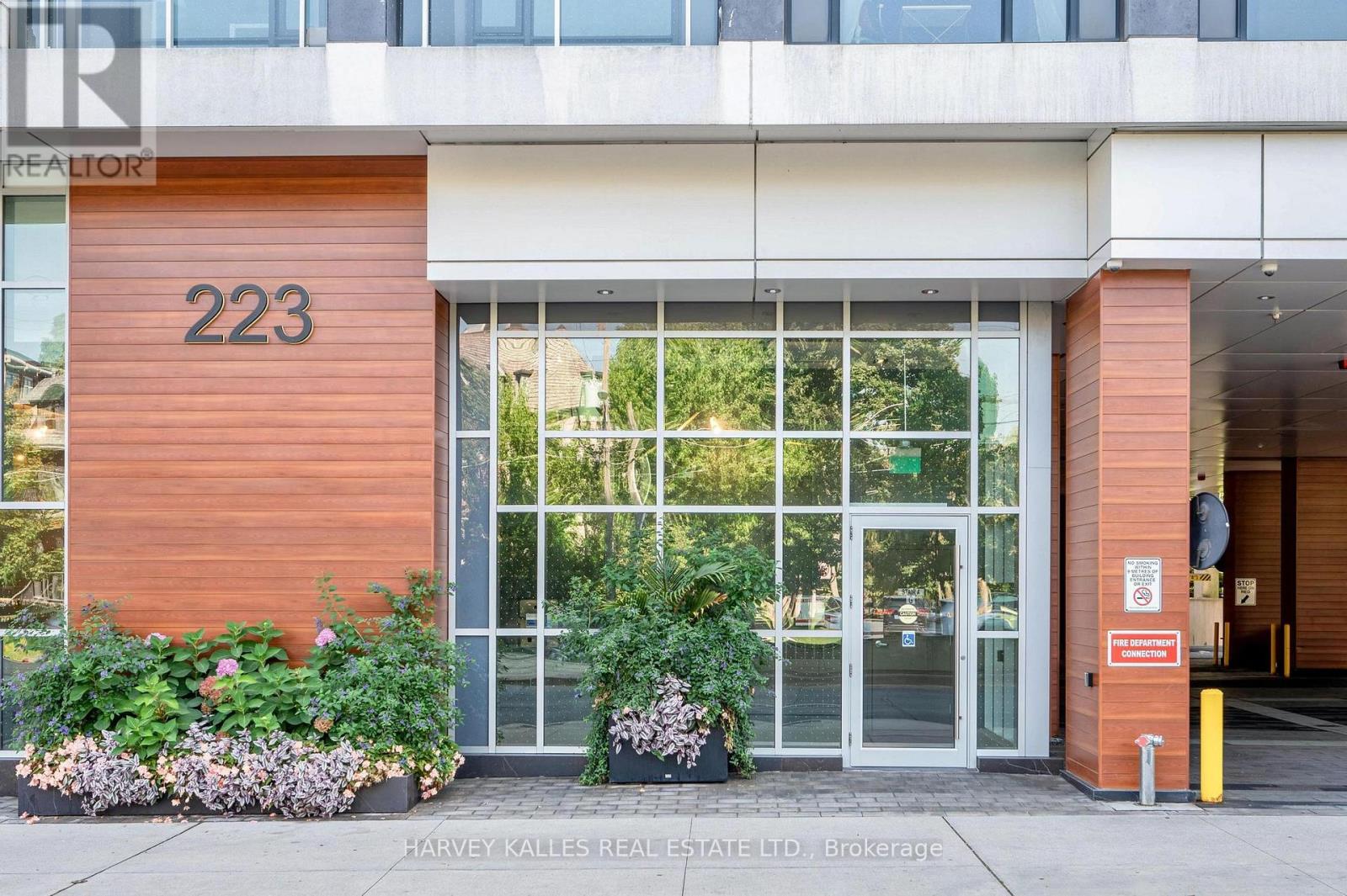 410 - 223 ST CLAIR AVENUE W