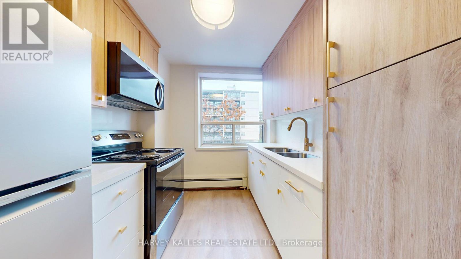 12 - 1 MARQUETTE AVENUE