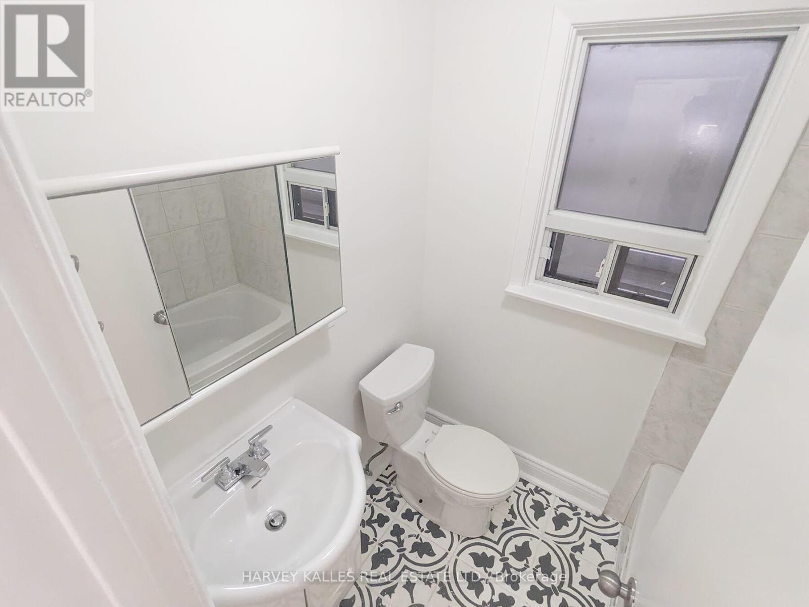 MAIN - 242 ROBINA AVENUE