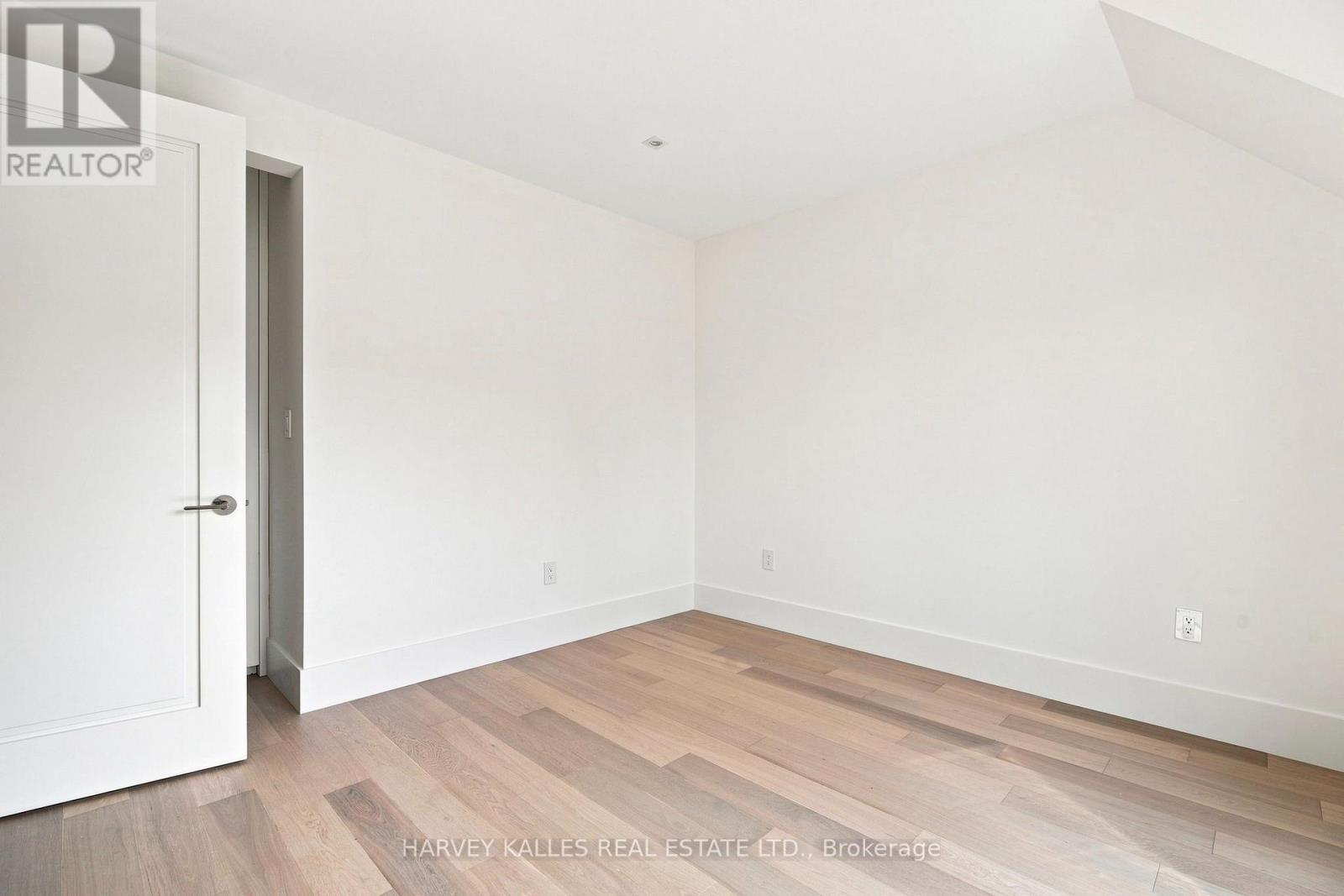 106 HEATH STREET W