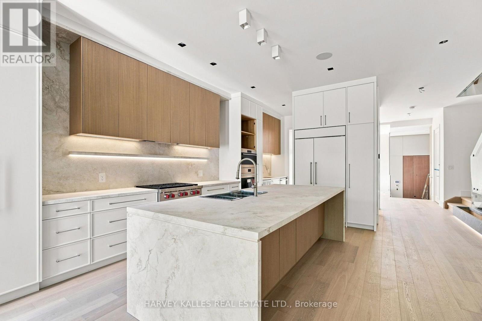 106 HEATH STREET W