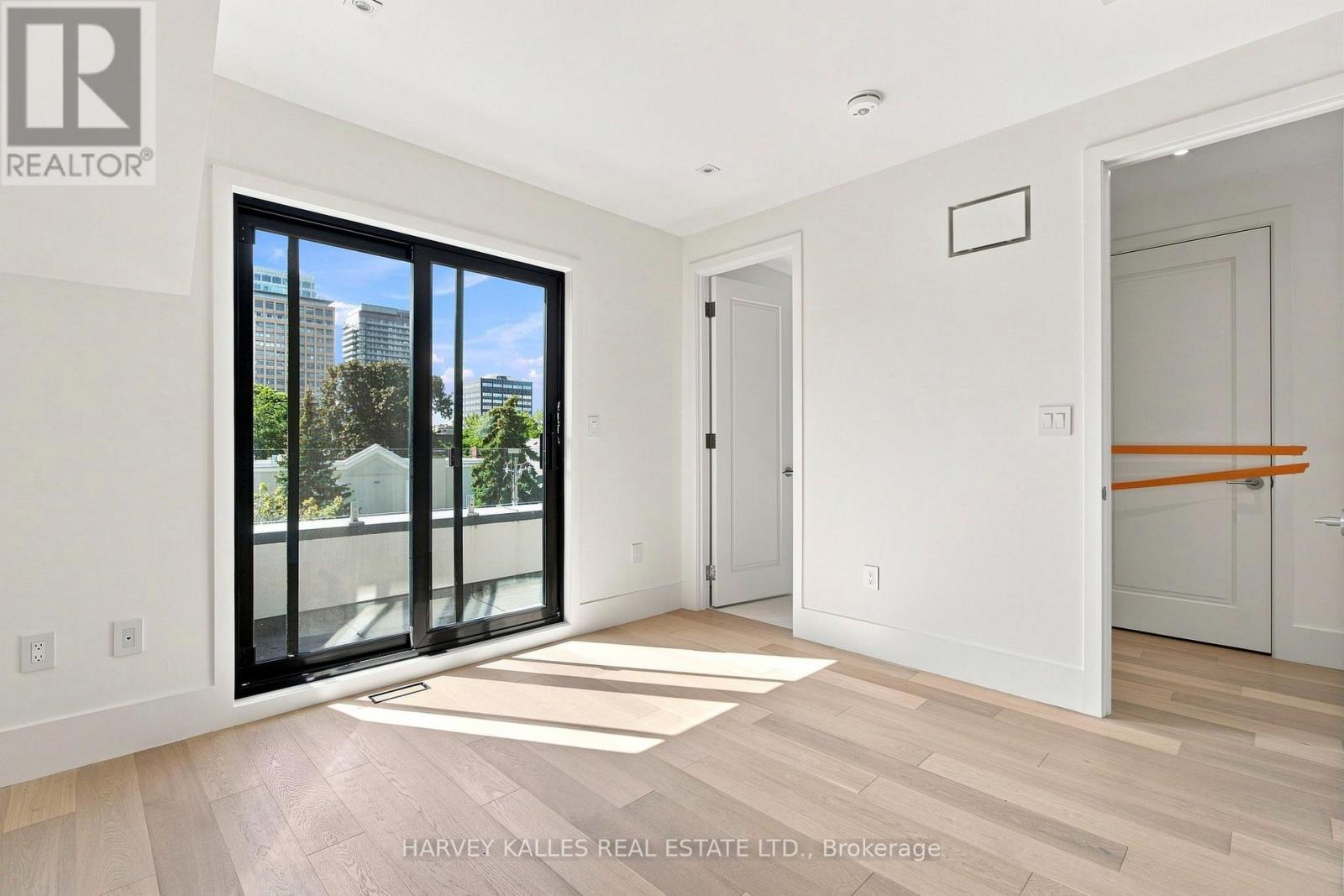 106 HEATH STREET W