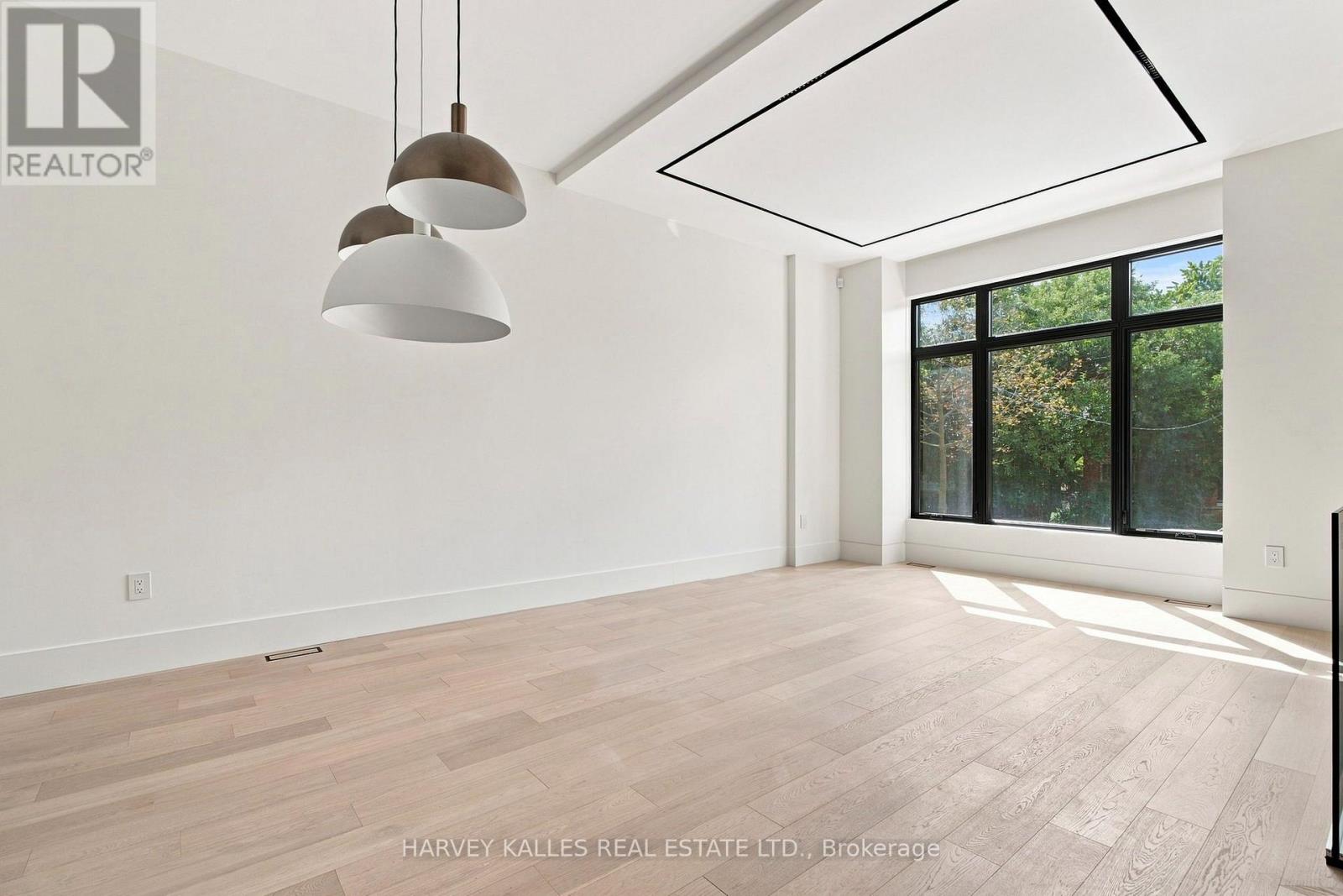 106 HEATH STREET W