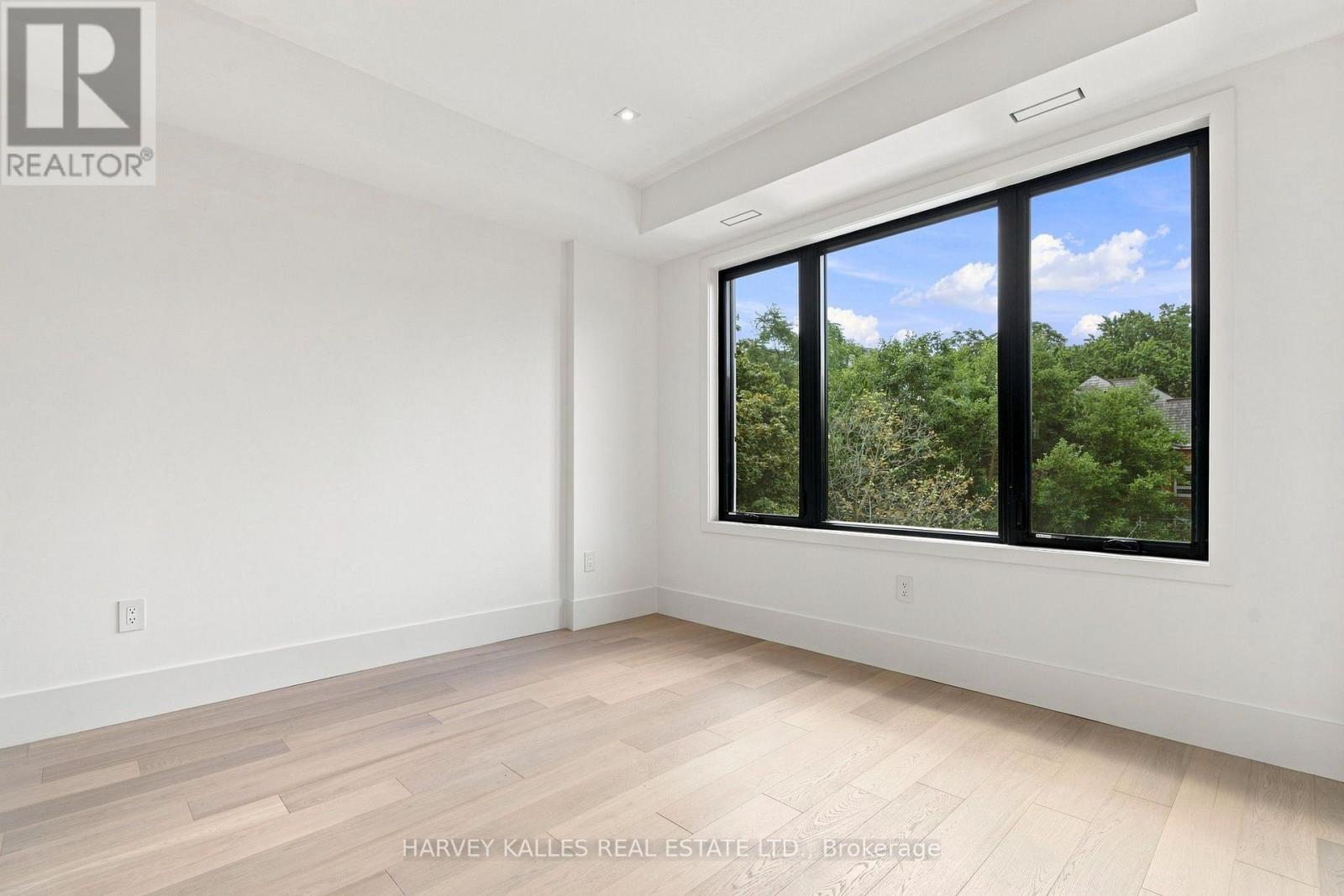 106 HEATH STREET W