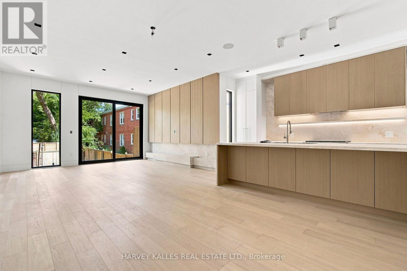 106 HEATH STREET W
