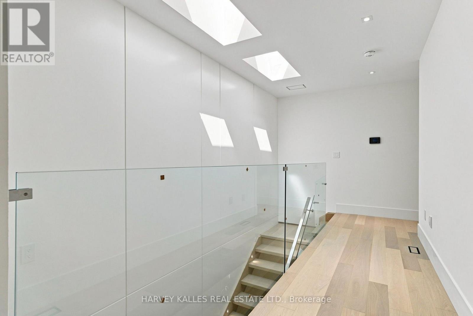 106 HEATH STREET W