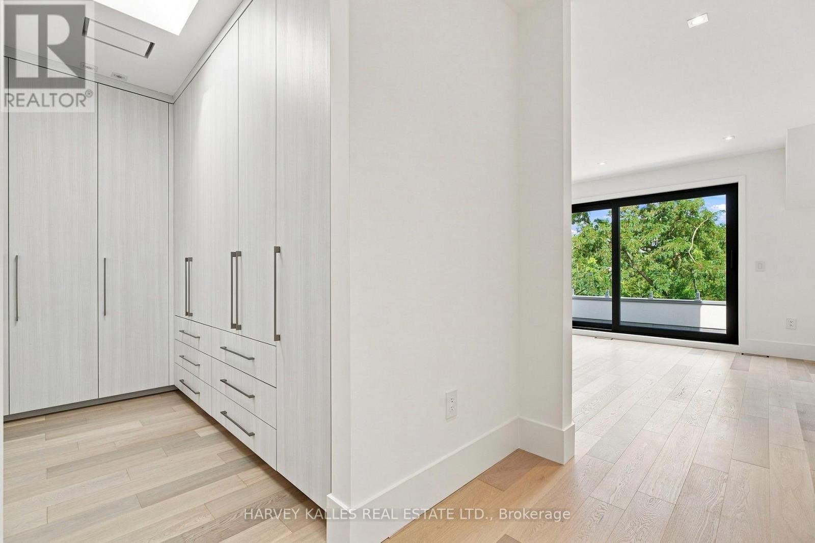 106 HEATH STREET W
