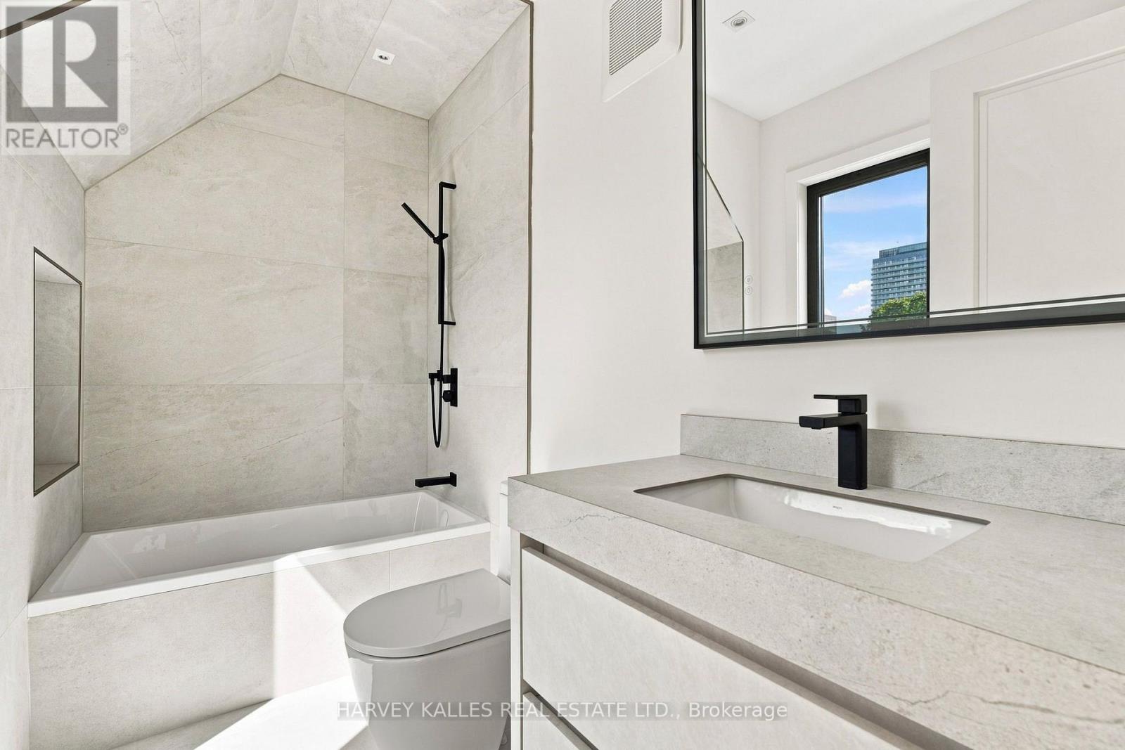 106 HEATH STREET W