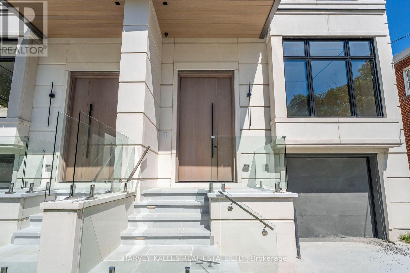106 HEATH STREET W