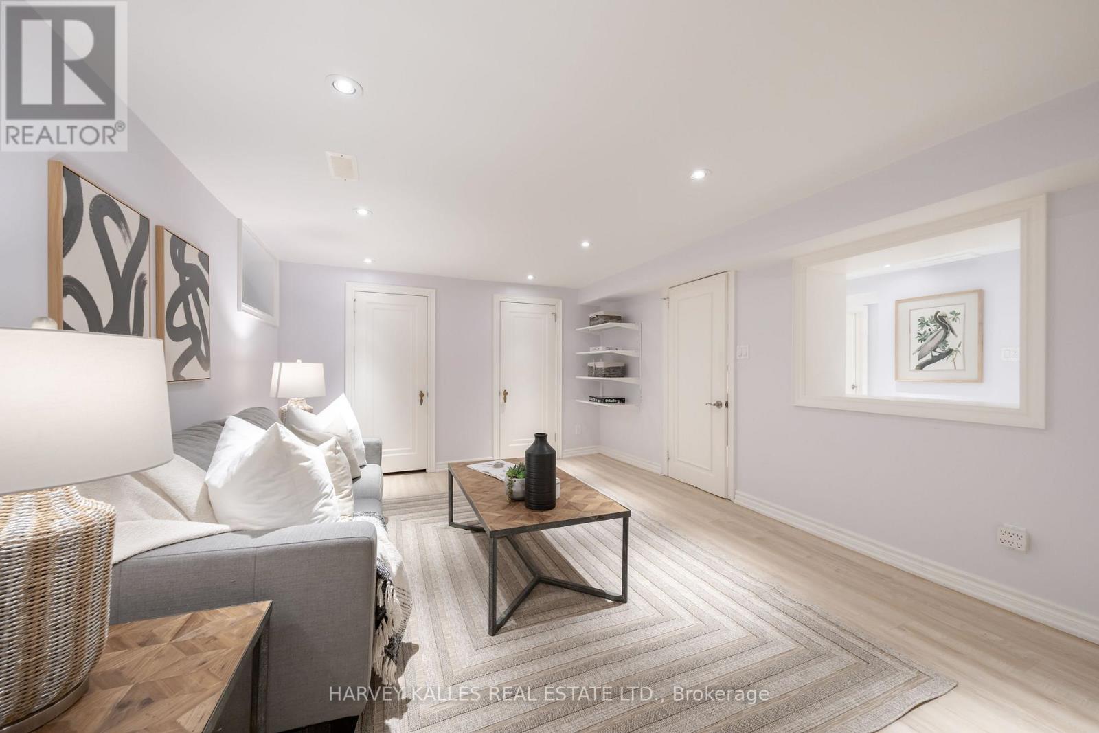 6 BROWSIDE AVENUE