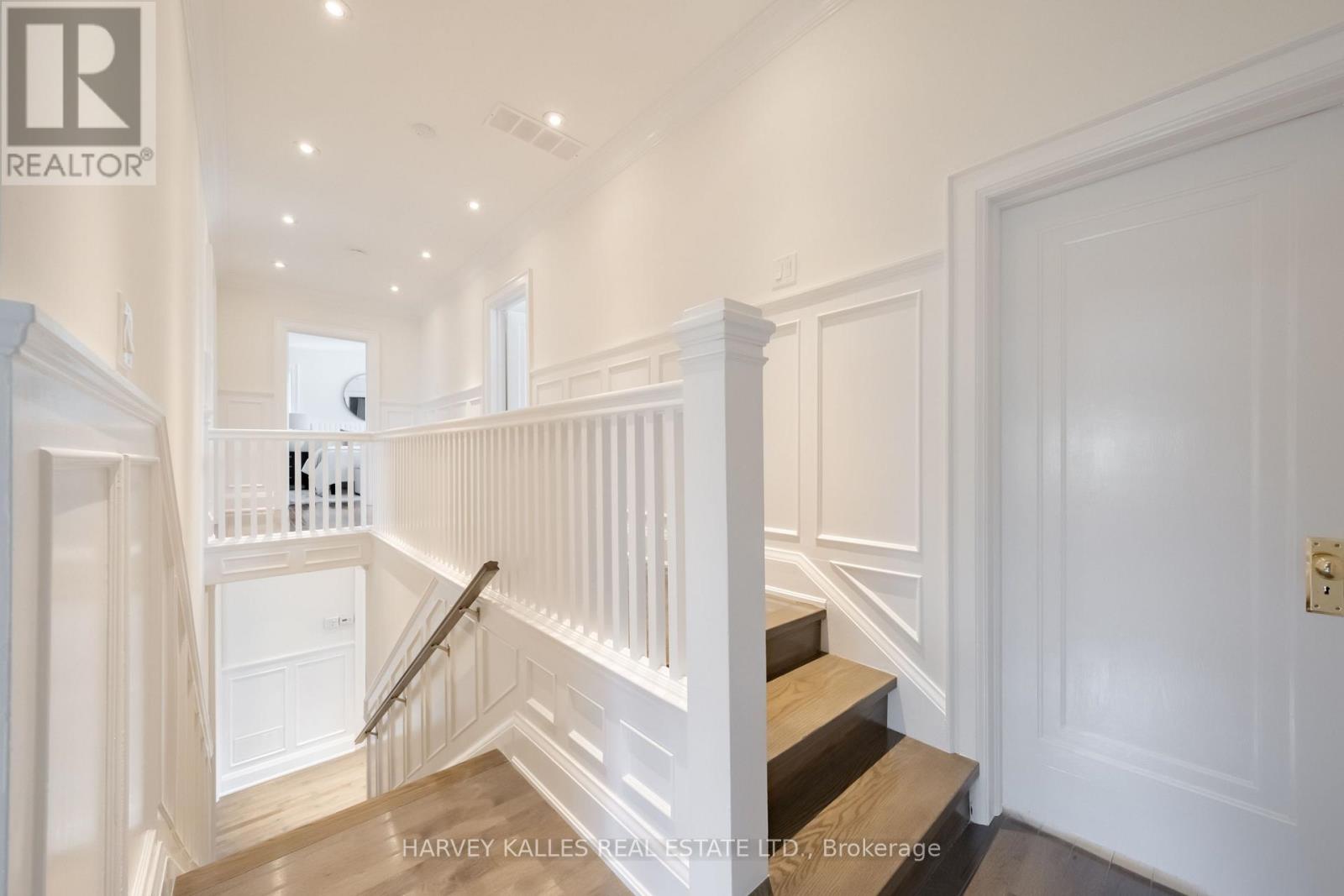 6 BROWSIDE AVENUE