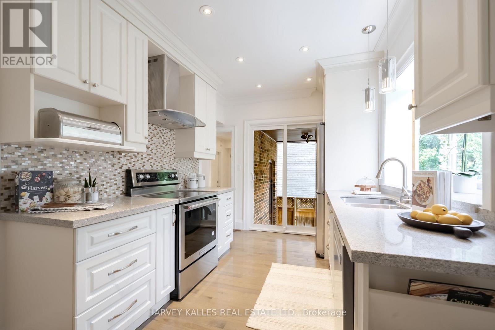 6 BROWSIDE AVENUE