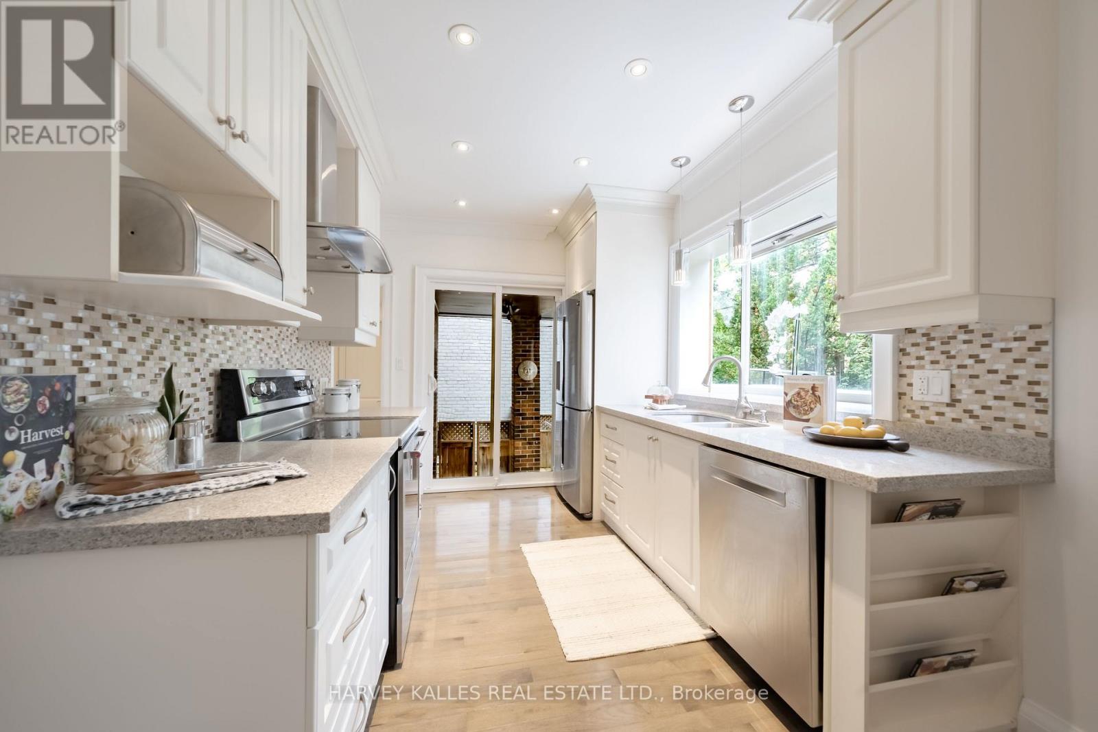 6 BROWSIDE AVENUE