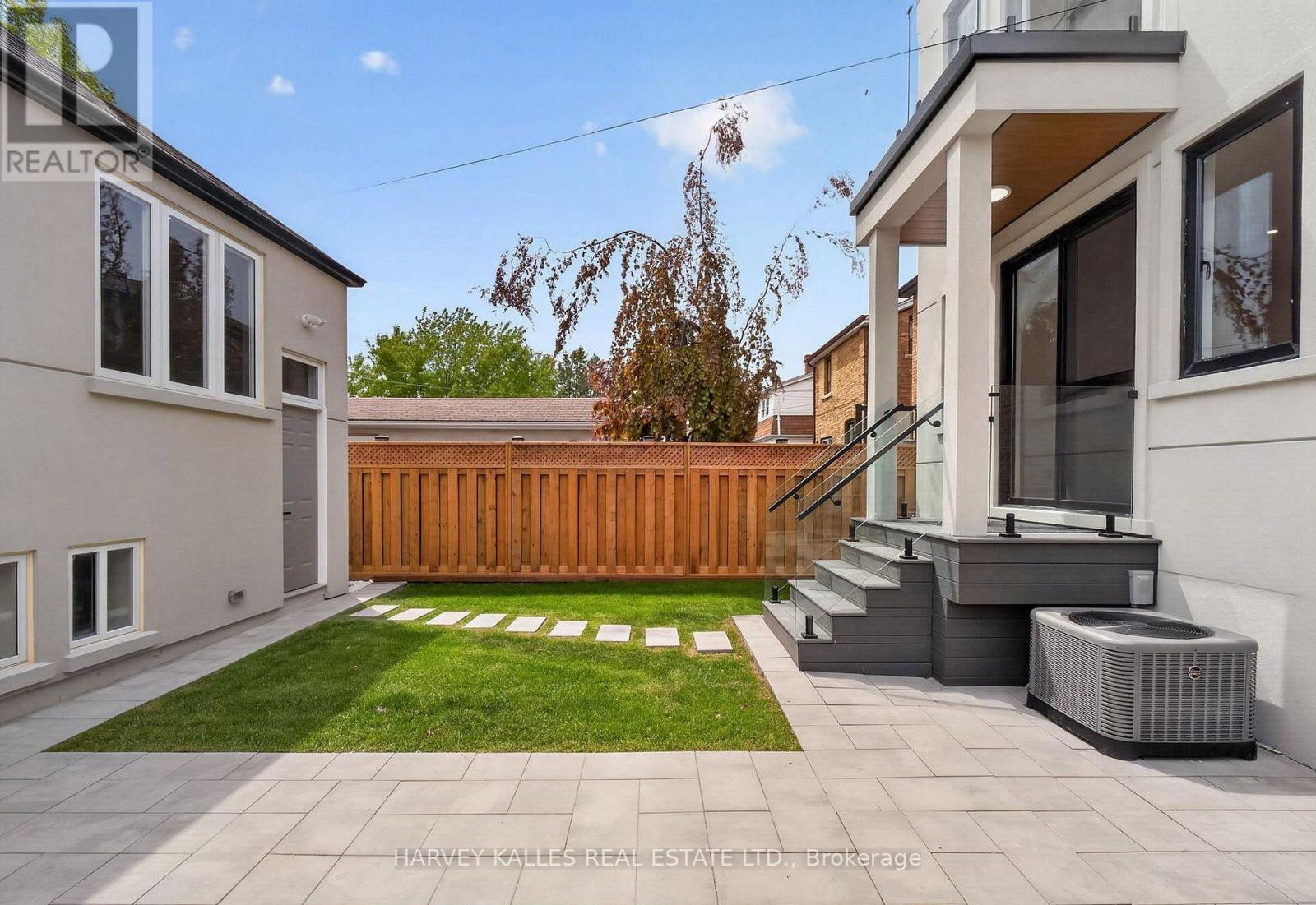 GARDEN SUITE - 249 LAUDER AVENUE