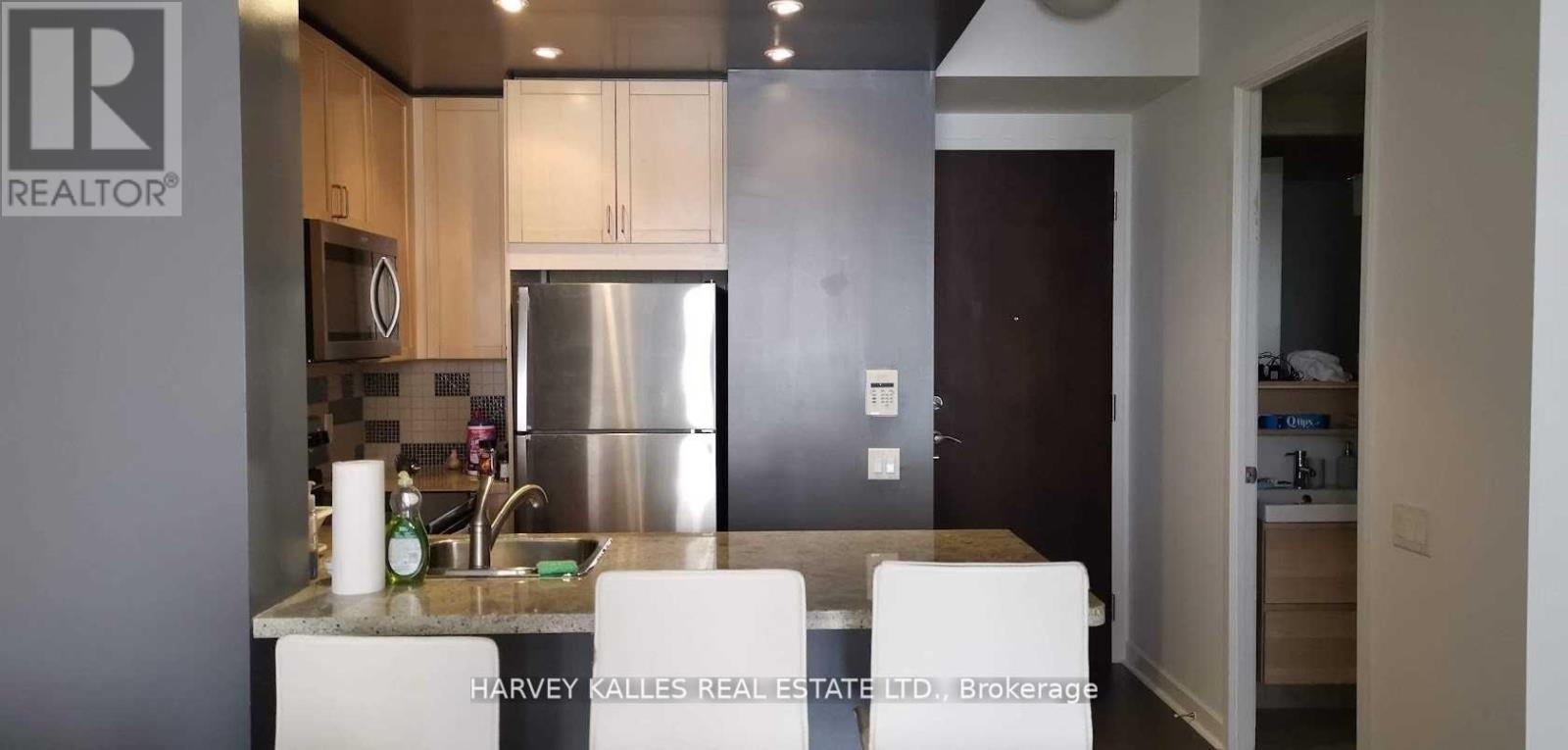 1603 - 85 BLOOR STREET E