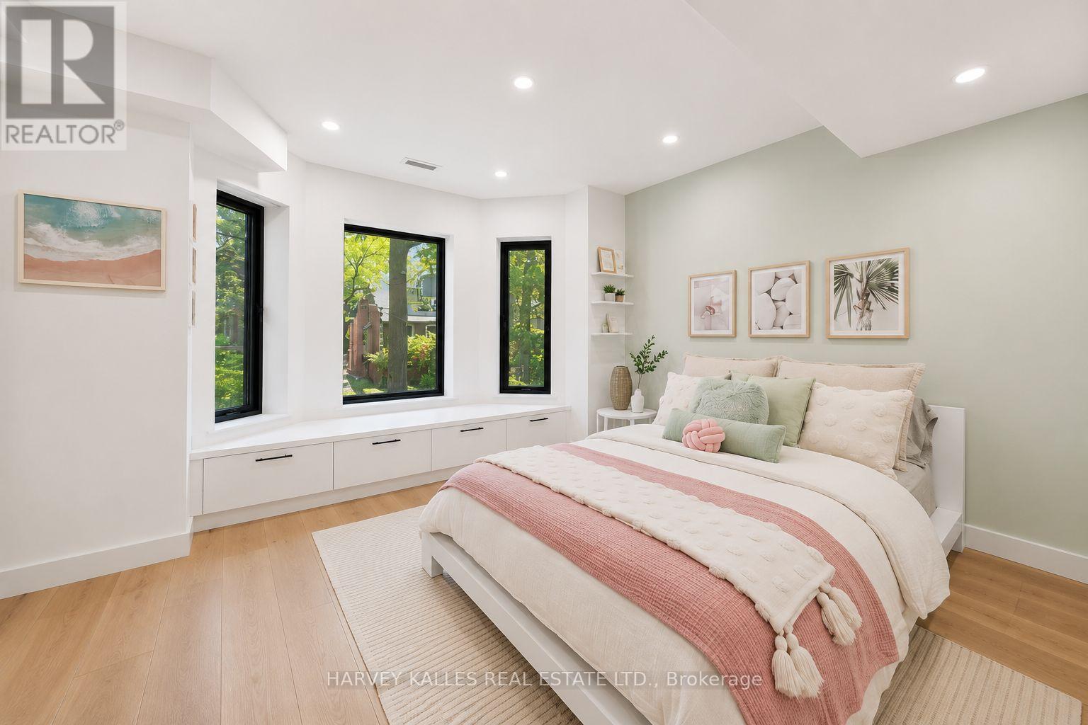 128 LYNDHURST AVENUE