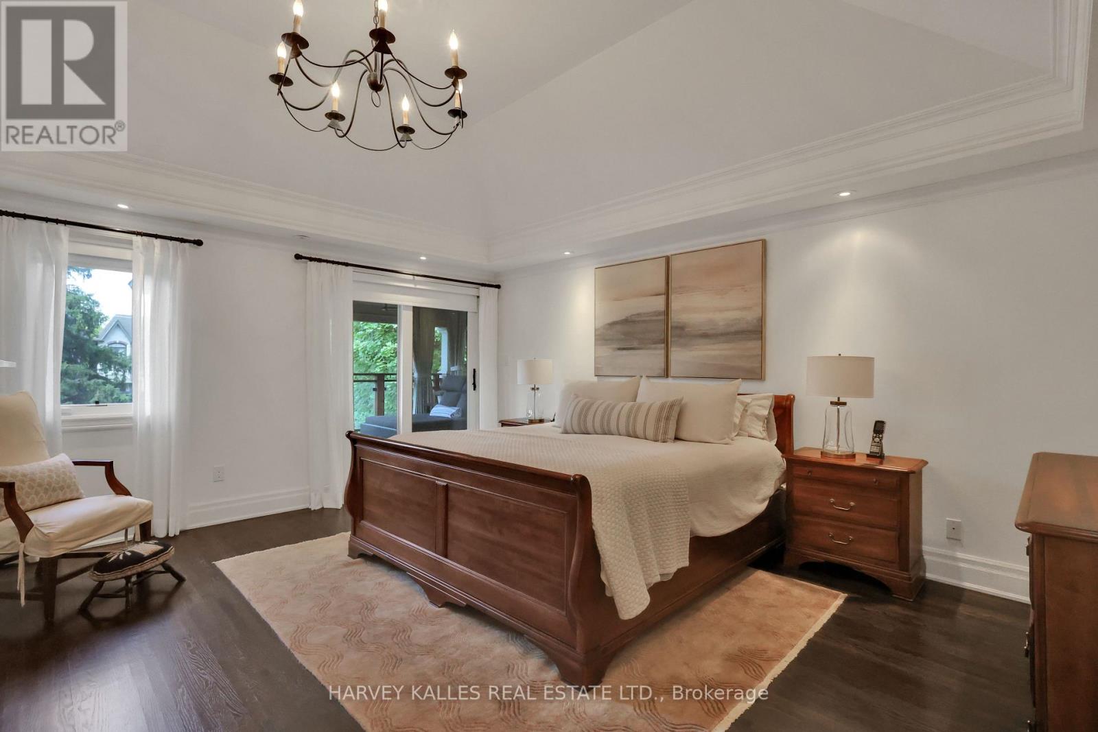 72 TEDDINGTON PARK AVENUE
