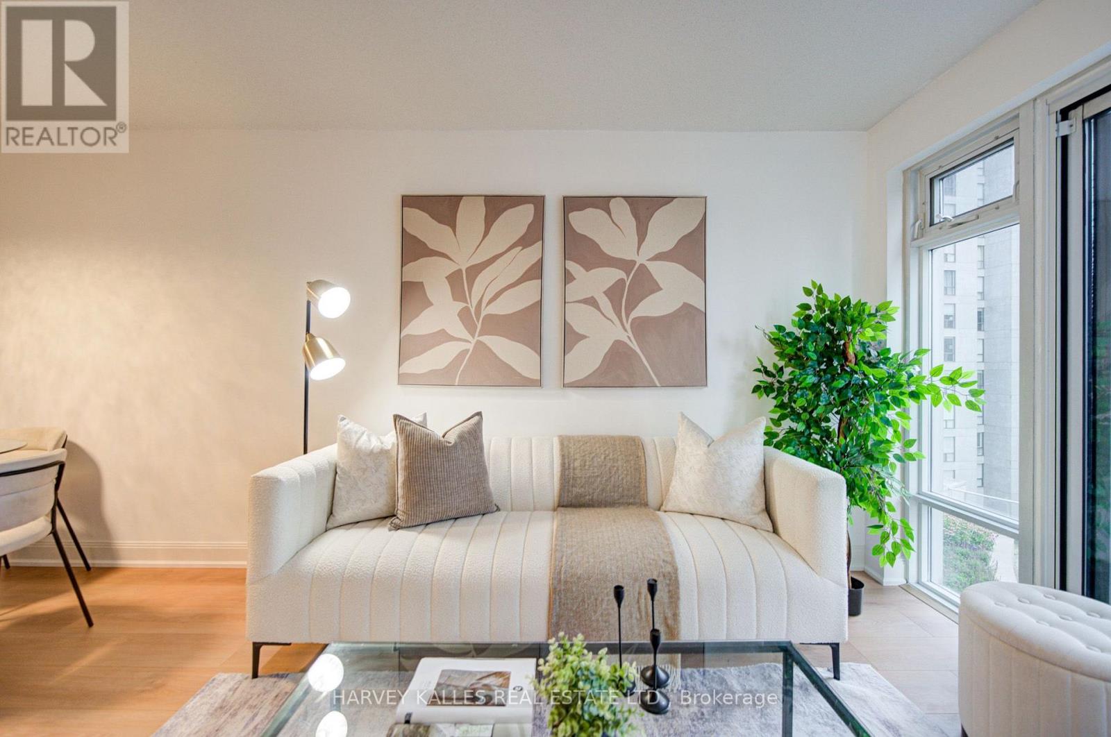 504 - 2191 YONGE STREET