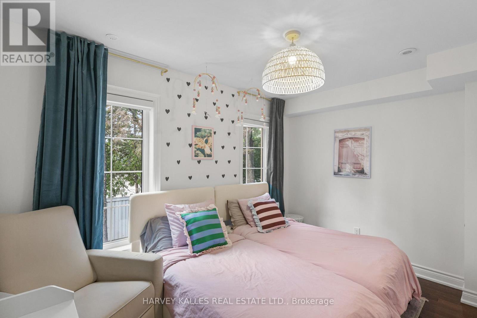7 - 70 HARGRAVE LANE