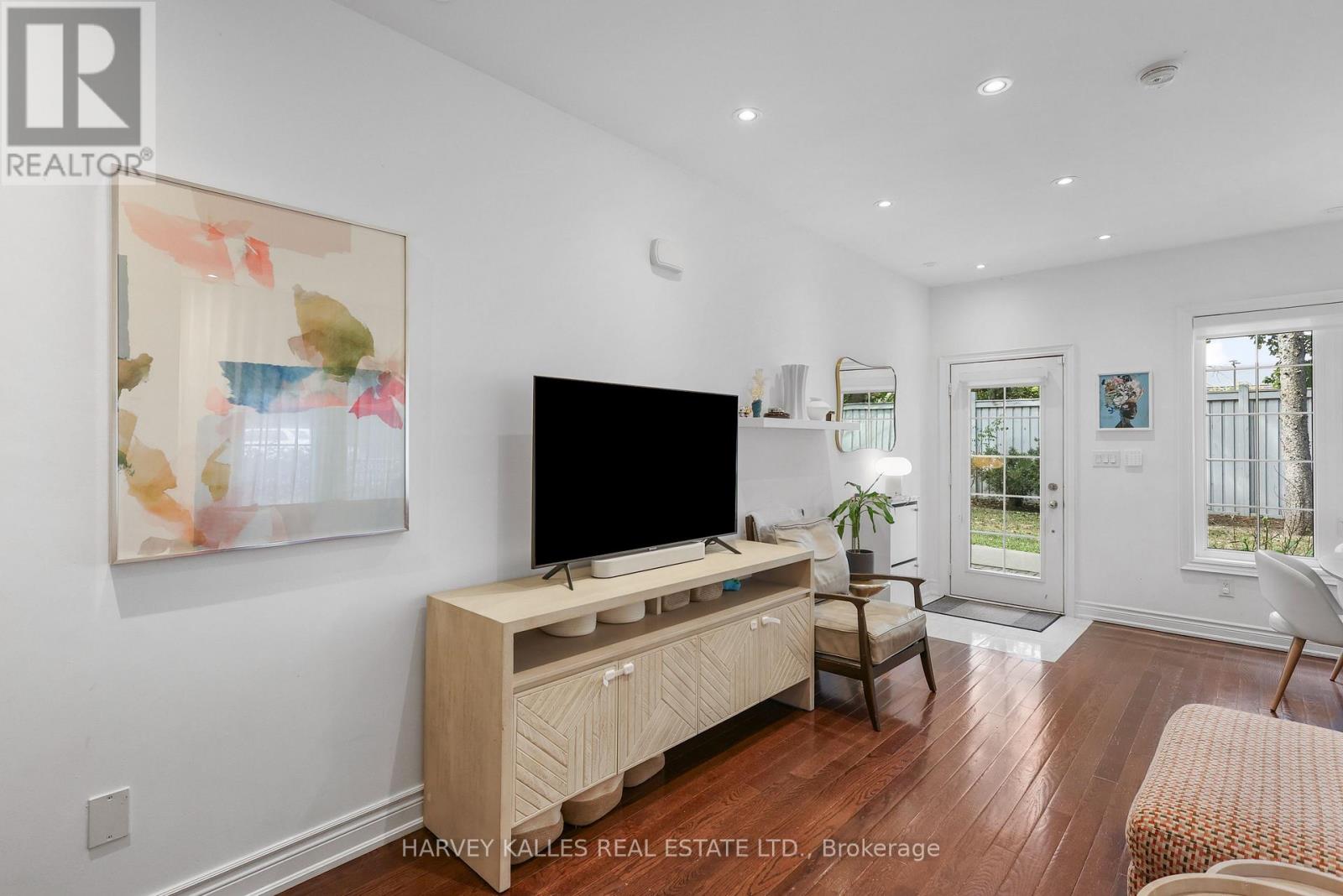 7 - 70 HARGRAVE LANE