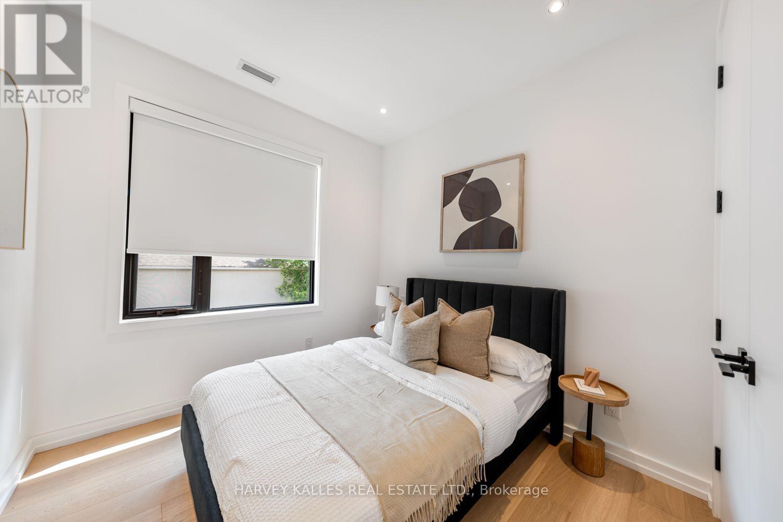 45 GLOUCESTER GROVE