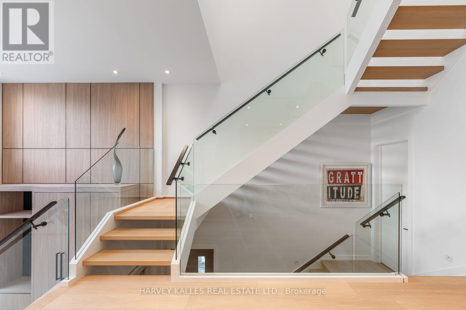 45 GLOUCESTER GROVE