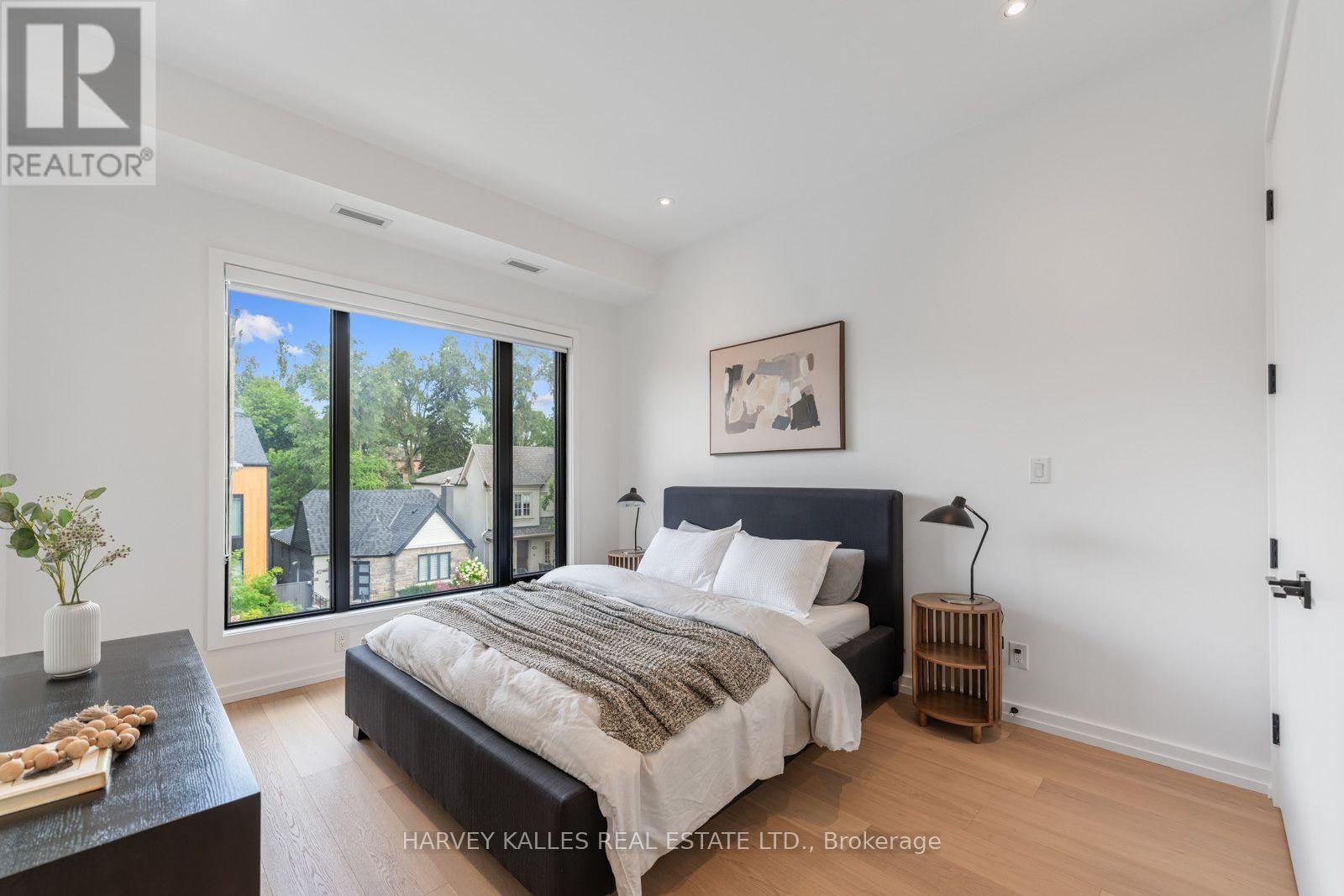 45 GLOUCESTER GROVE