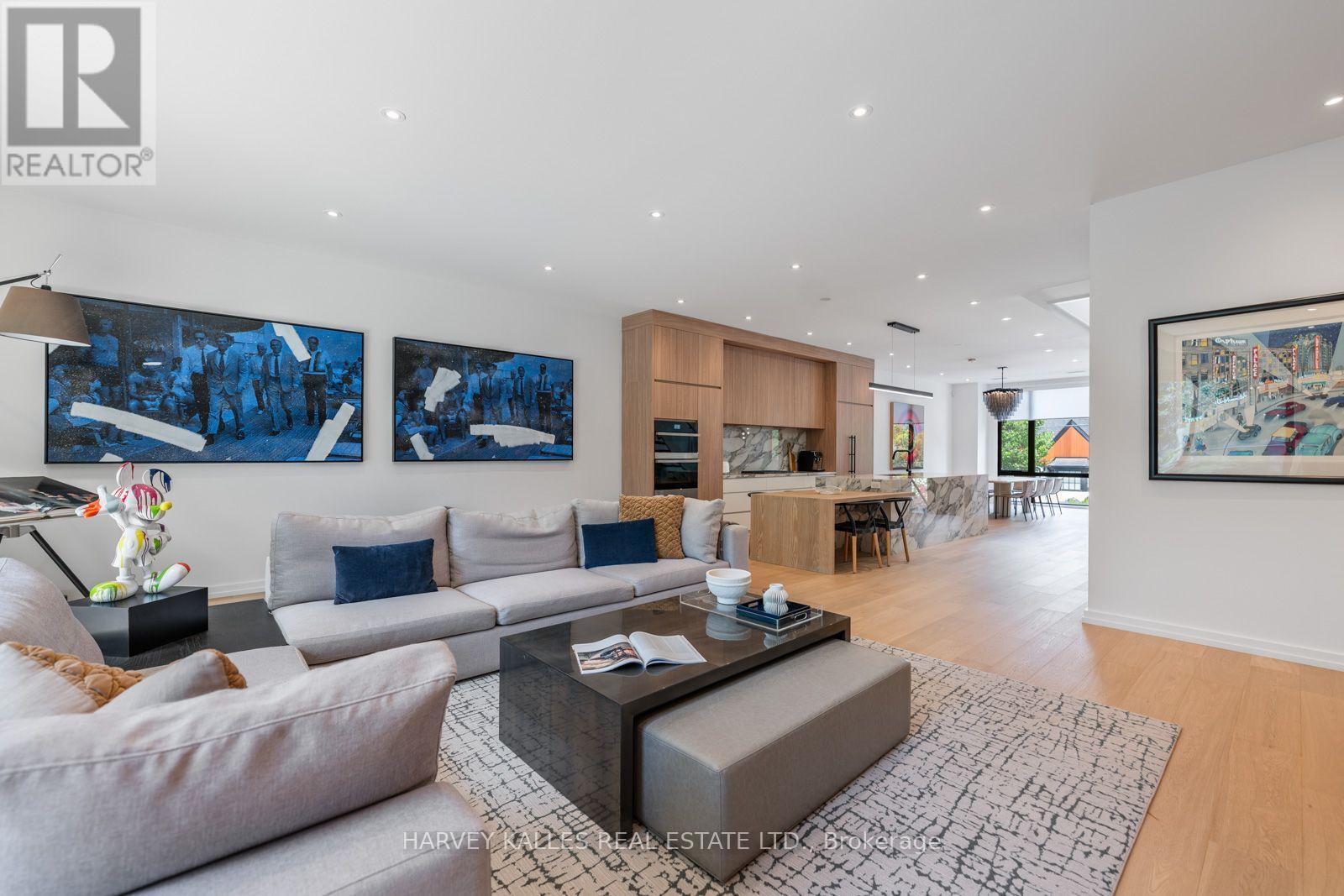 45 GLOUCESTER GROVE