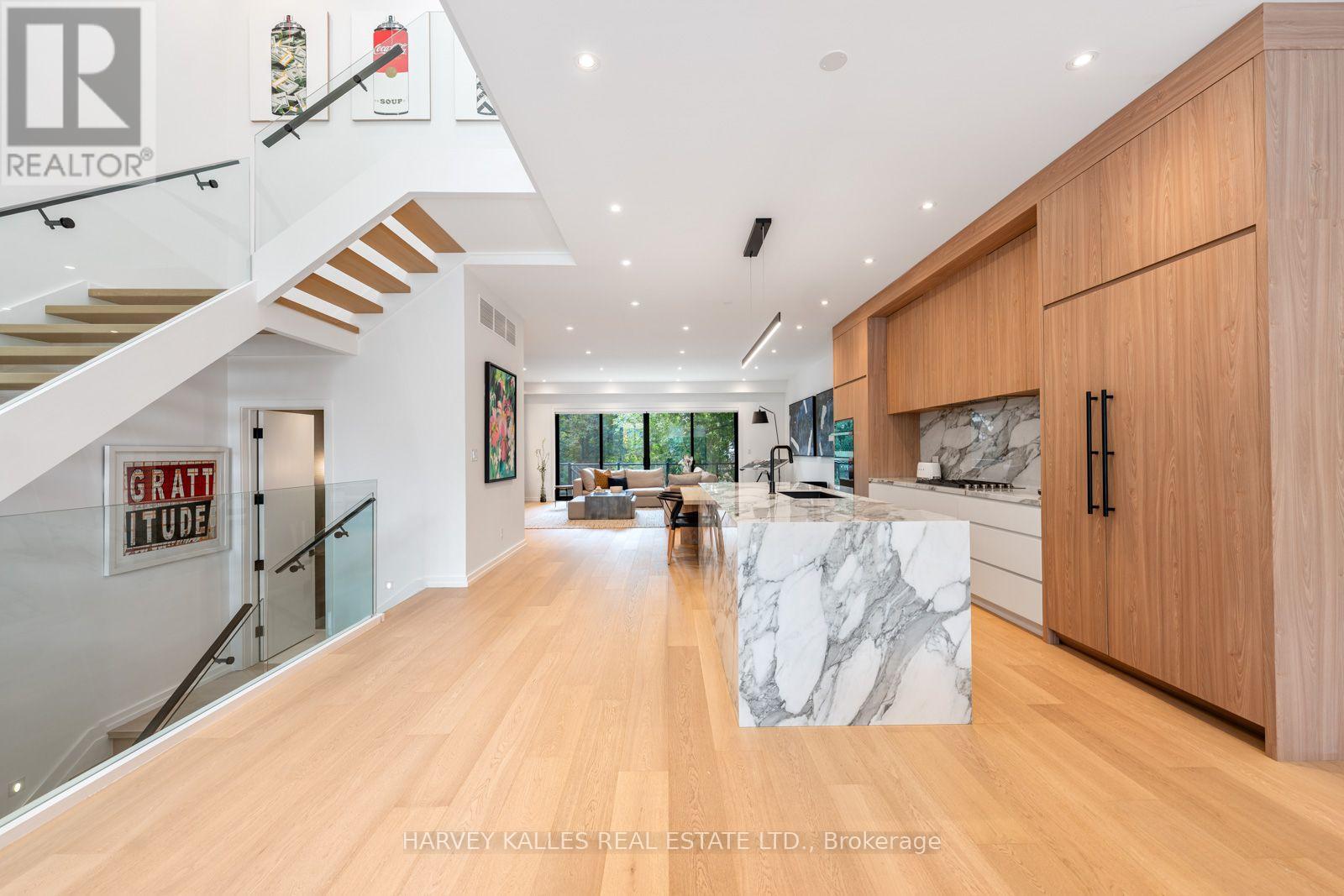 45 GLOUCESTER GROVE