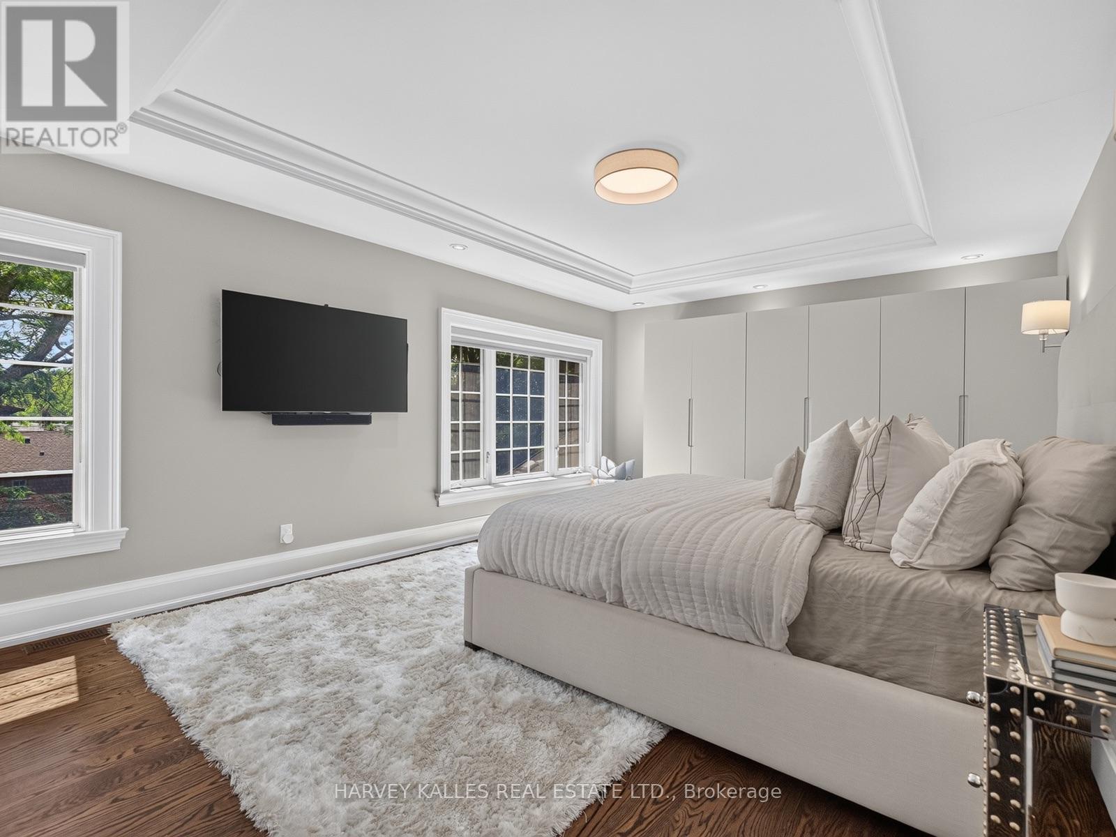 107 STRATFORD CRESCENT