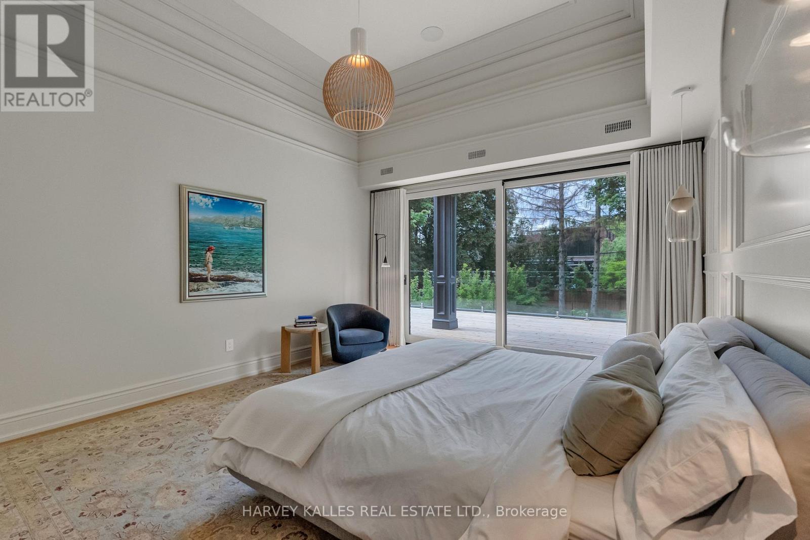 82 SHERWOOD AVENUE
