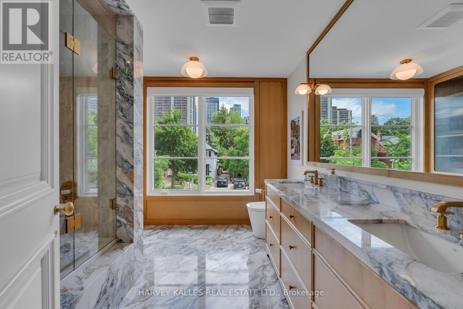 82 SHERWOOD AVENUE