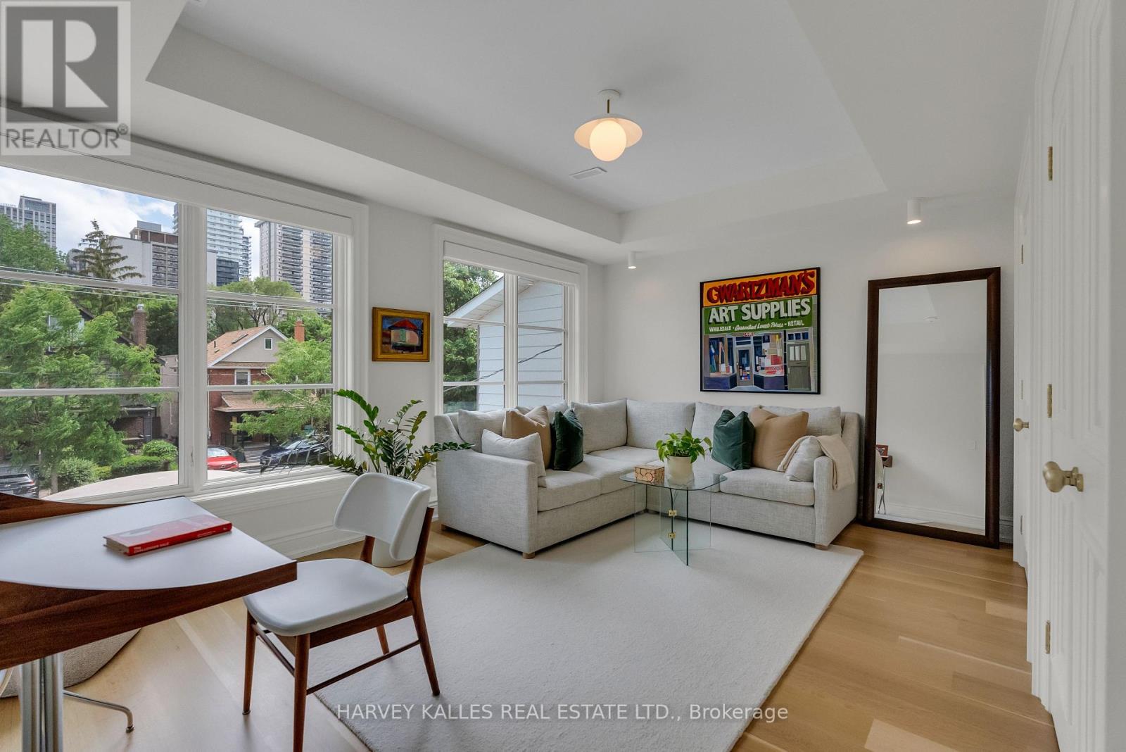 82 SHERWOOD AVENUE