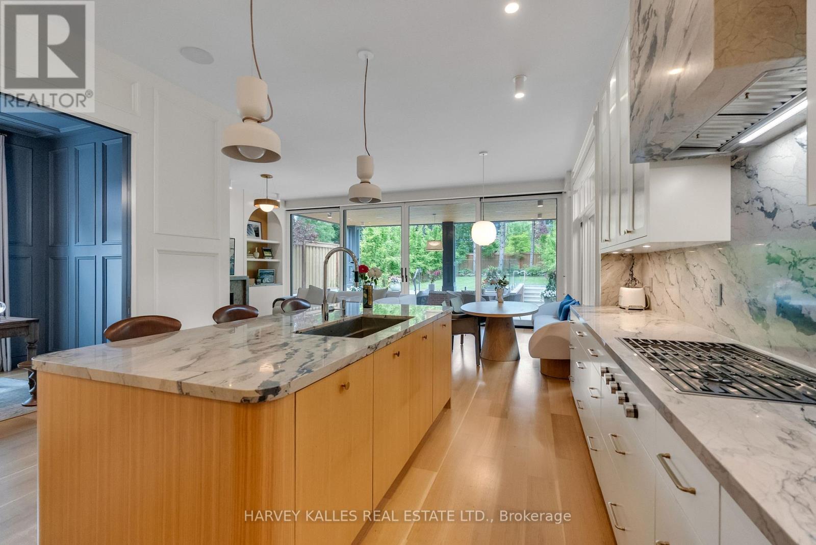 82 SHERWOOD AVENUE