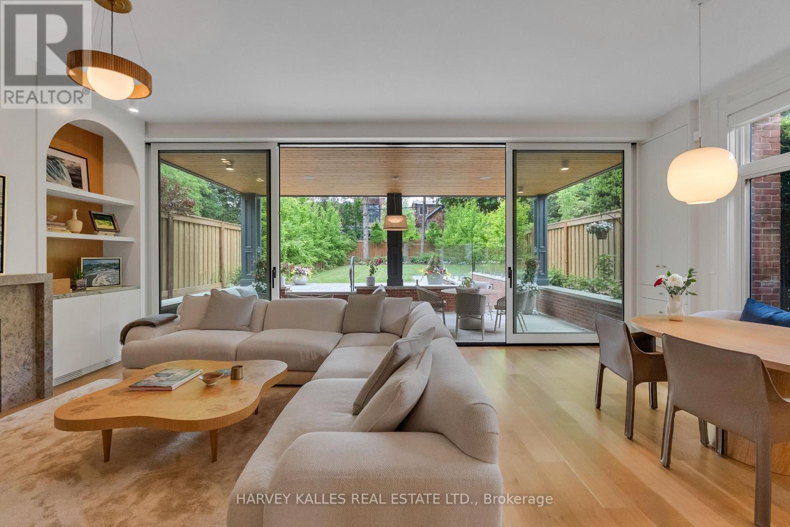 82 SHERWOOD AVENUE