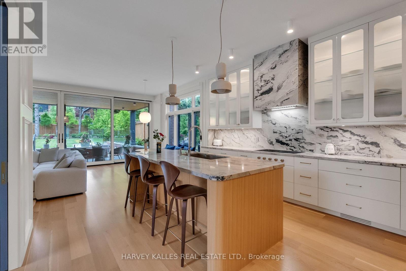 82 SHERWOOD AVENUE