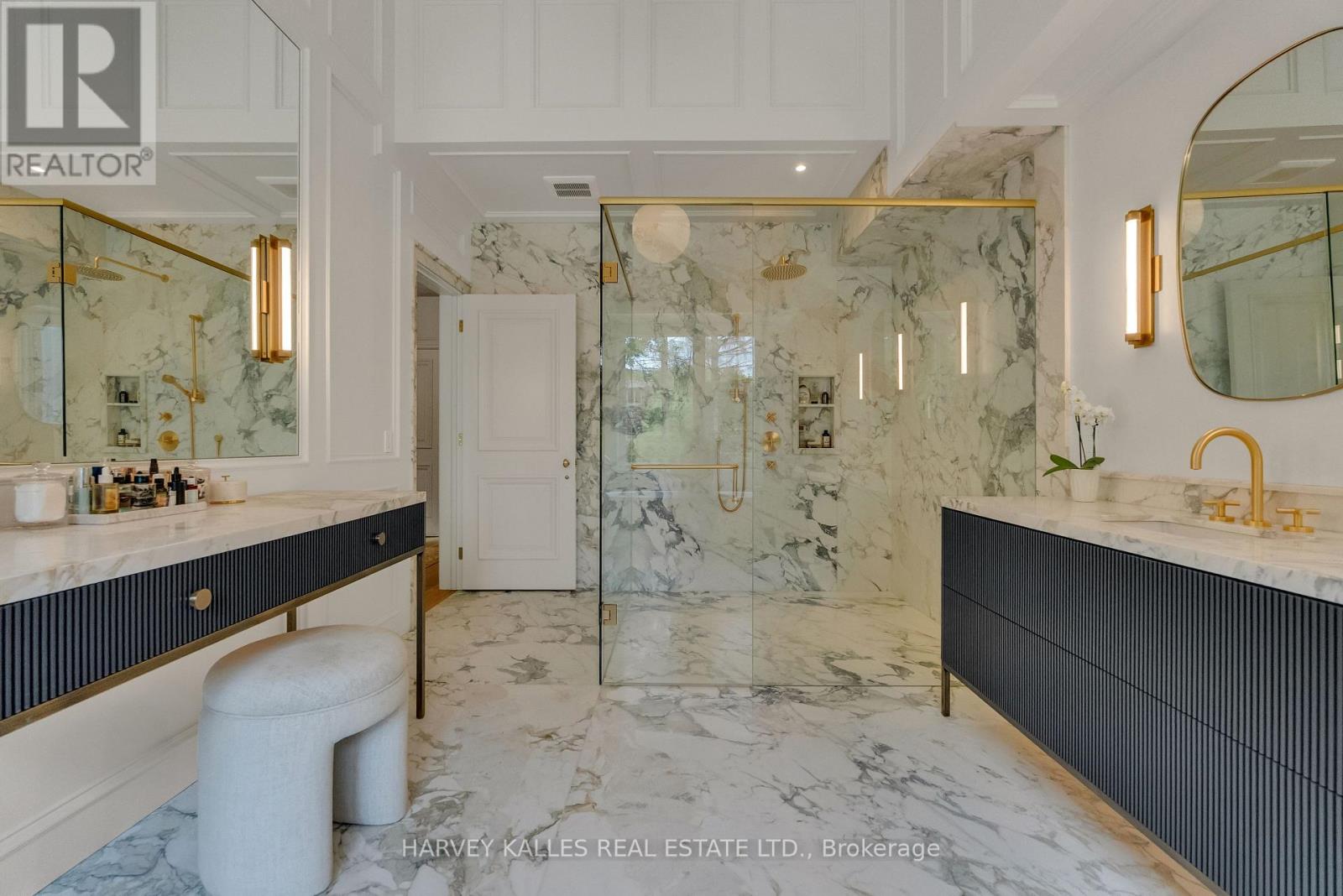 82 SHERWOOD AVENUE