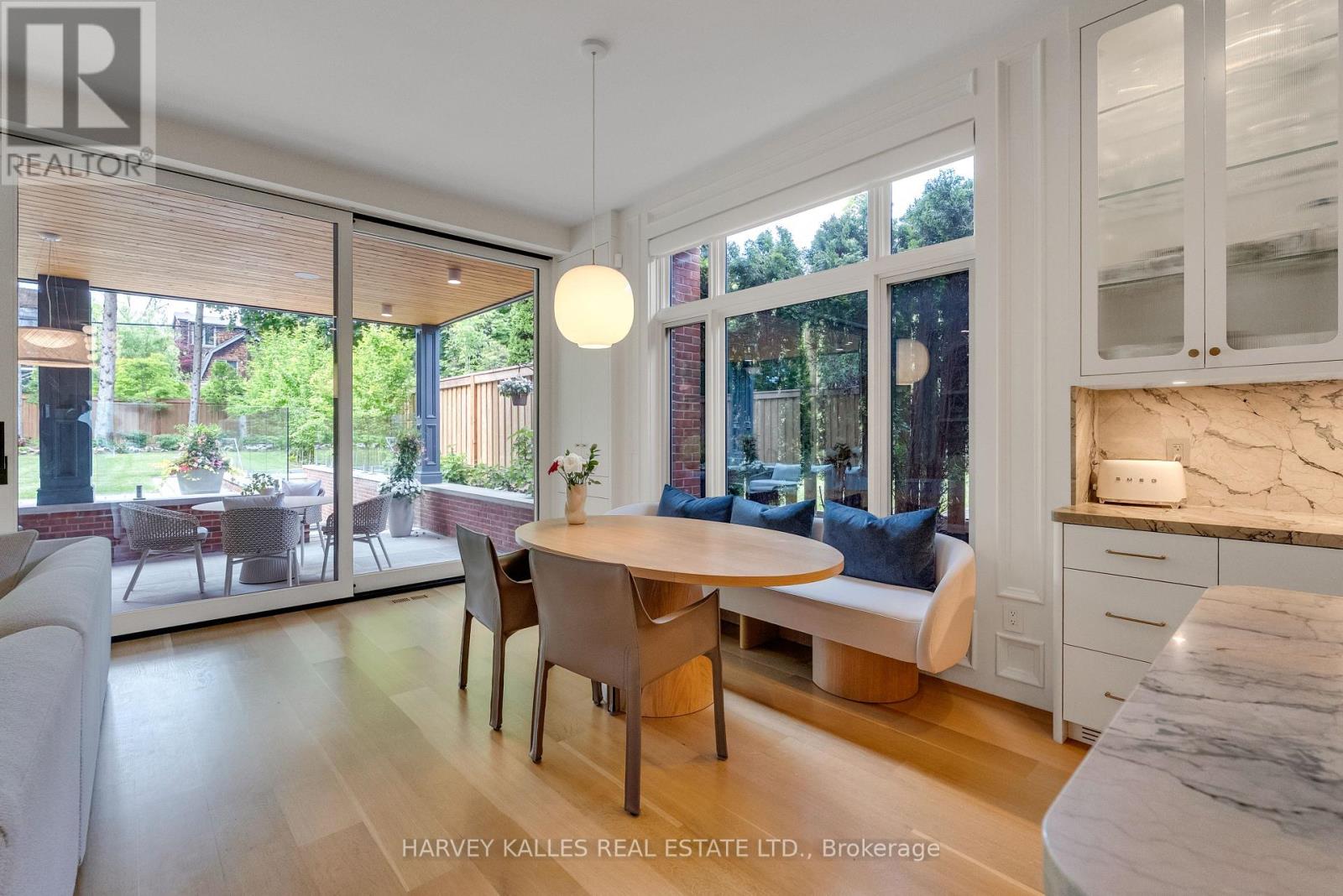 82 SHERWOOD AVENUE
