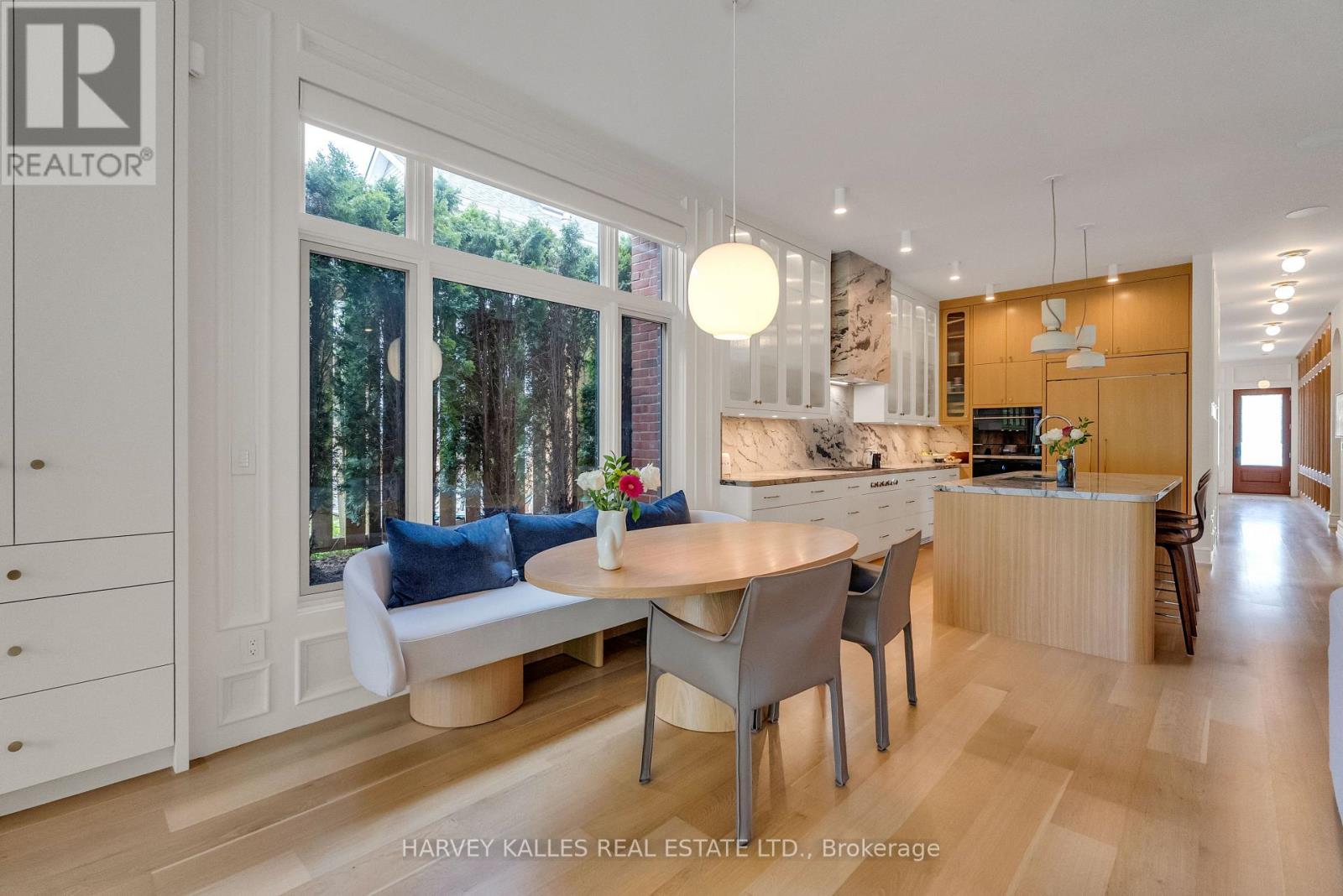 82 SHERWOOD AVENUE