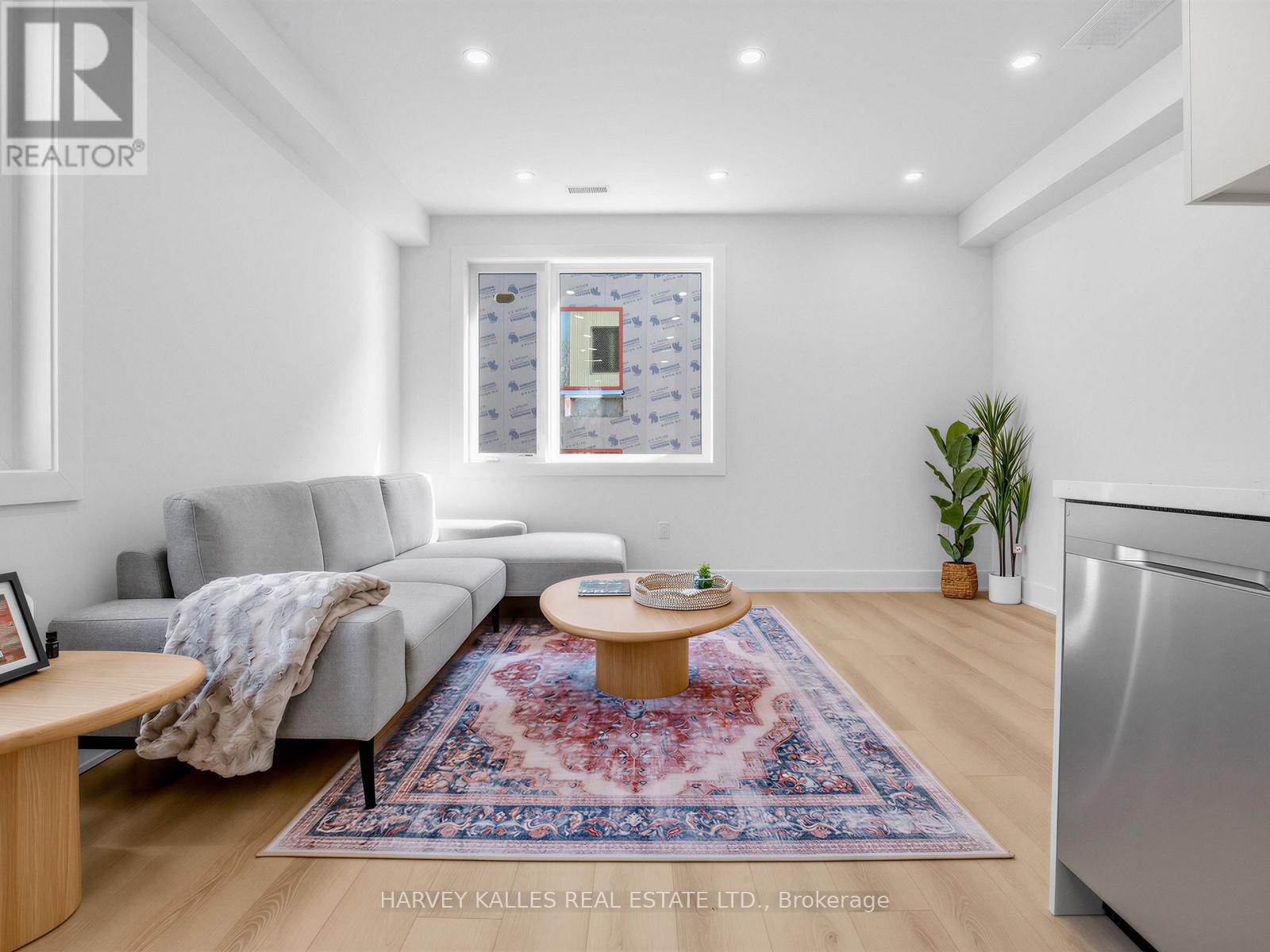 3A - 45 BELLEVUE AVENUE
