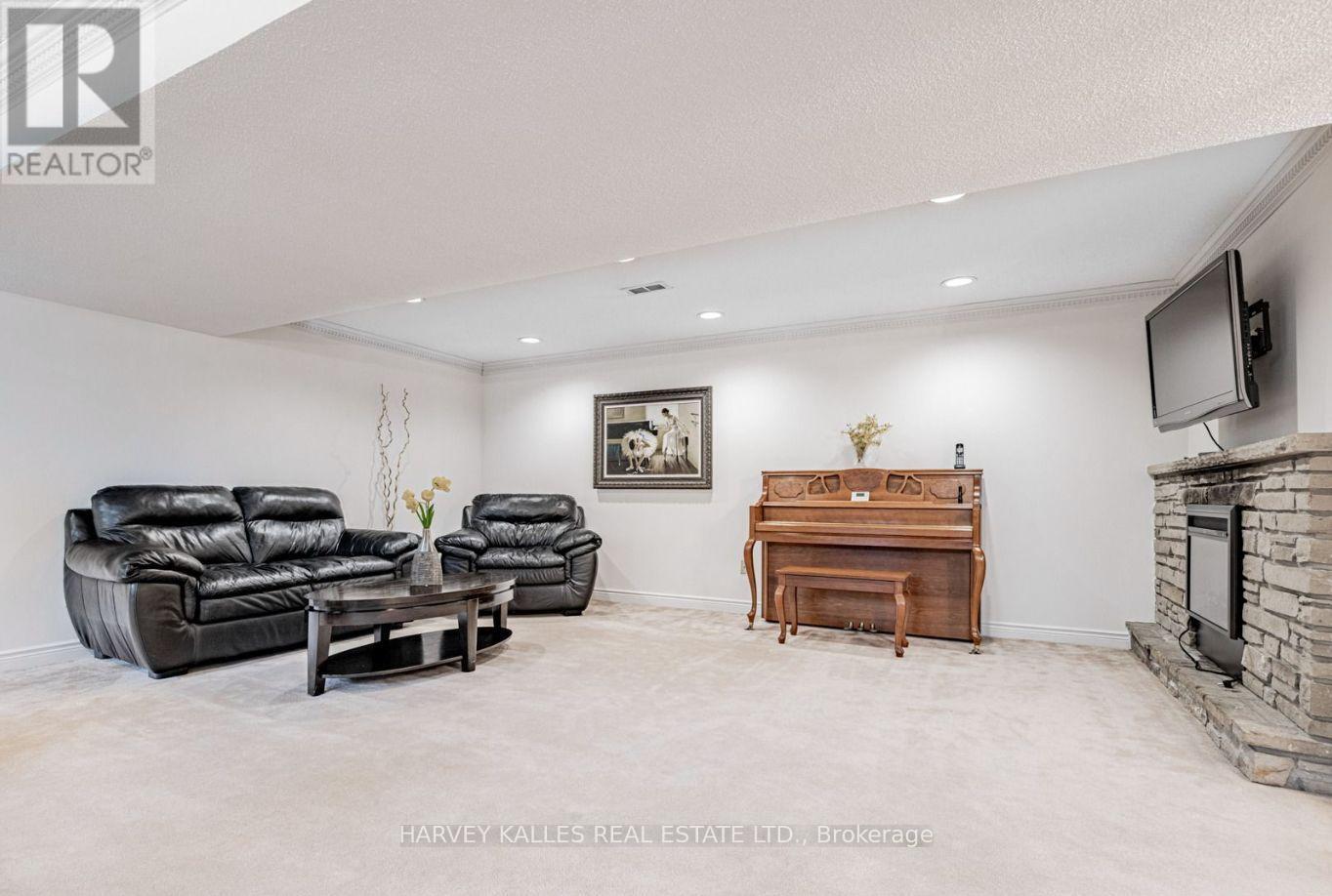 5 PARMBELLE CRESCENT