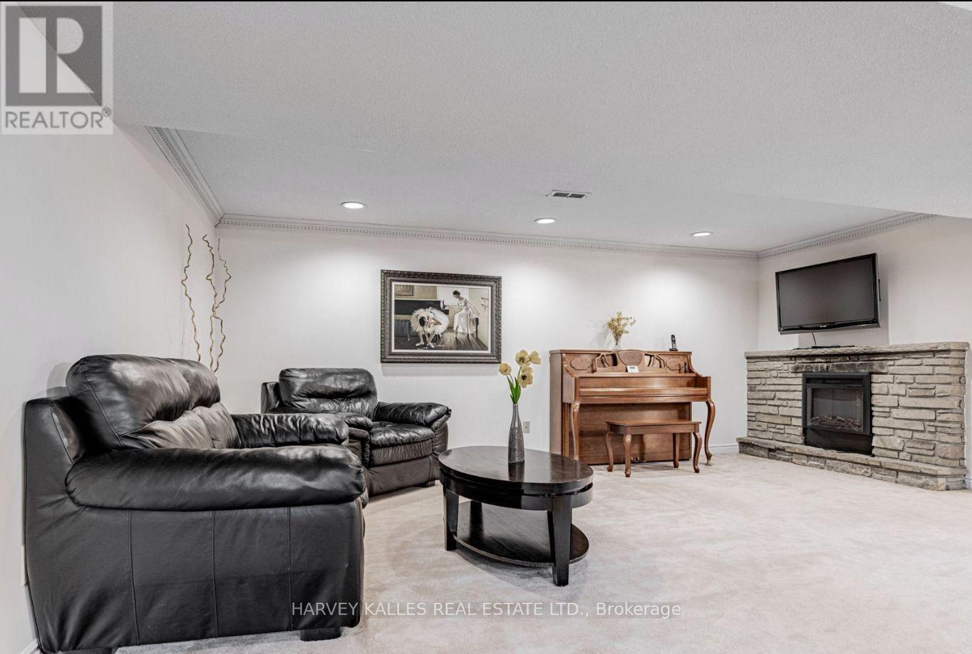 5 PARMBELLE CRESCENT