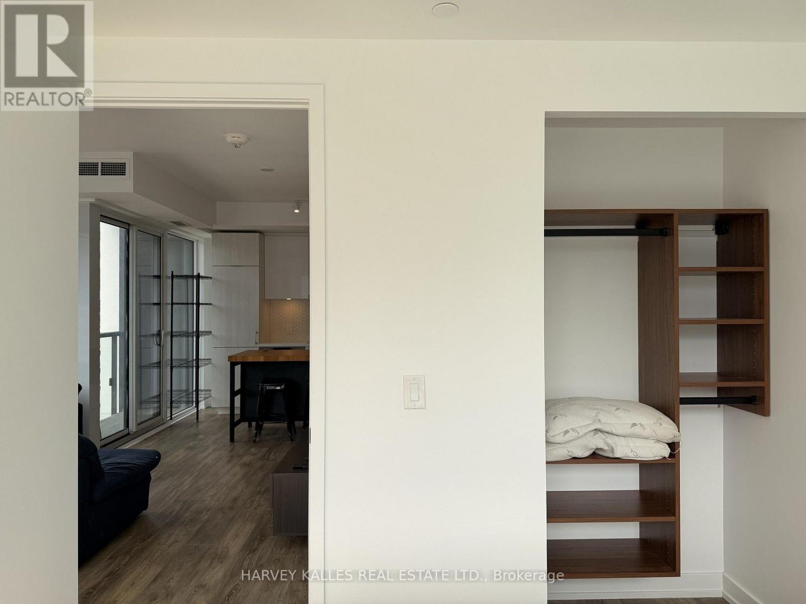 1704 - 158 FRONT STREET E