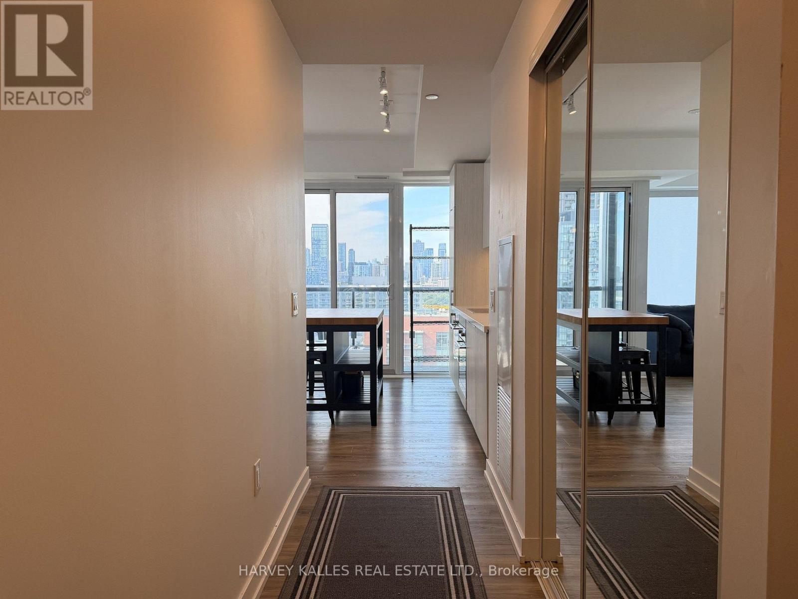 1704 - 158 FRONT STREET E