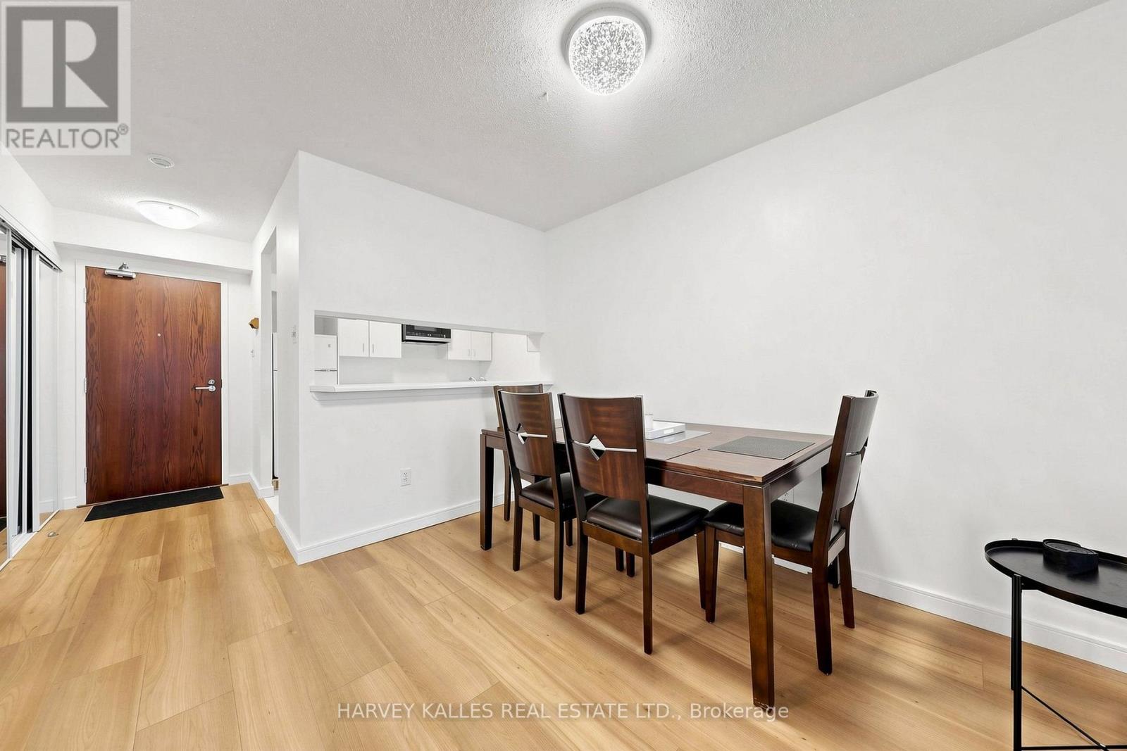 408 - 1055 BAY STREET