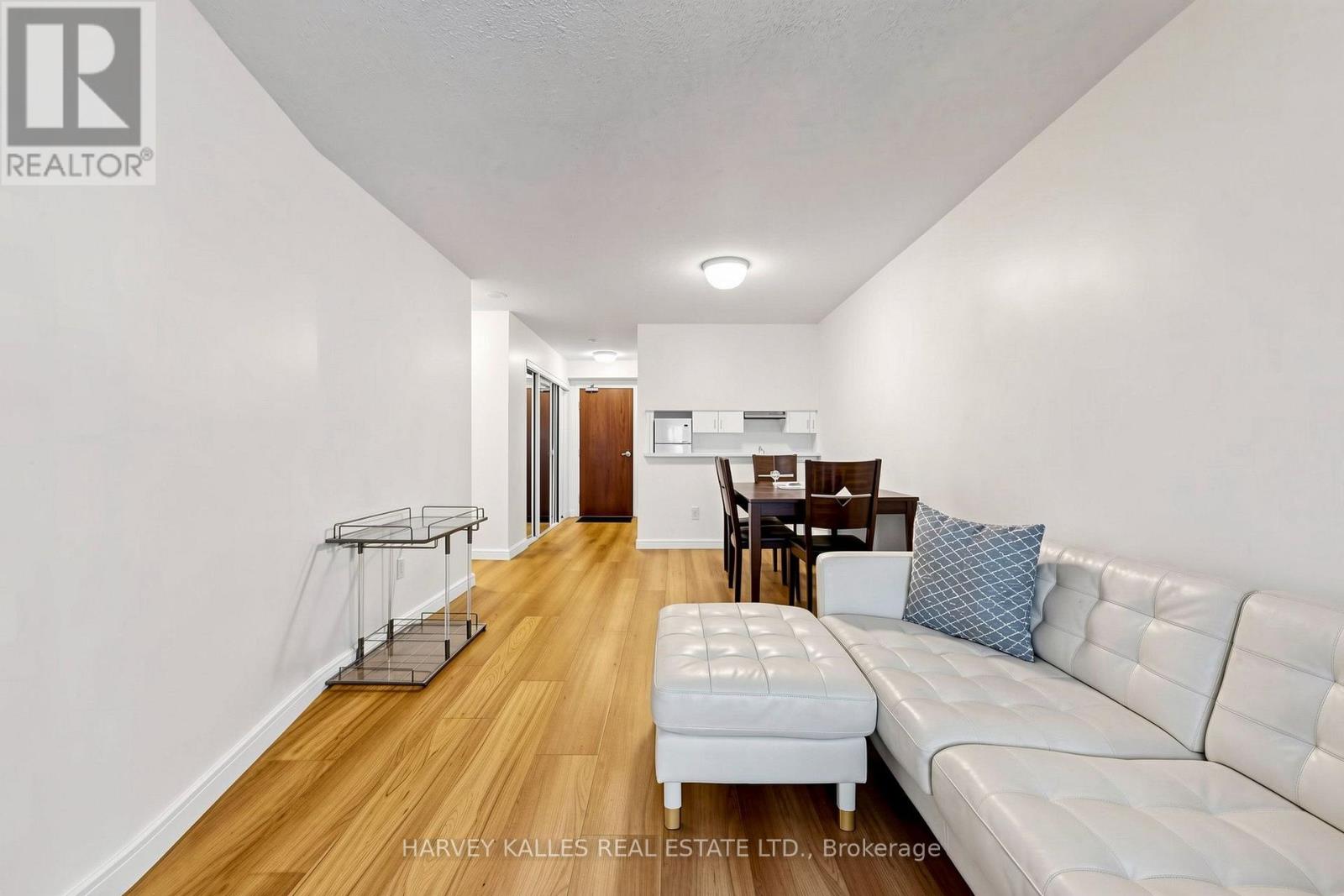 408 - 1055 BAY STREET